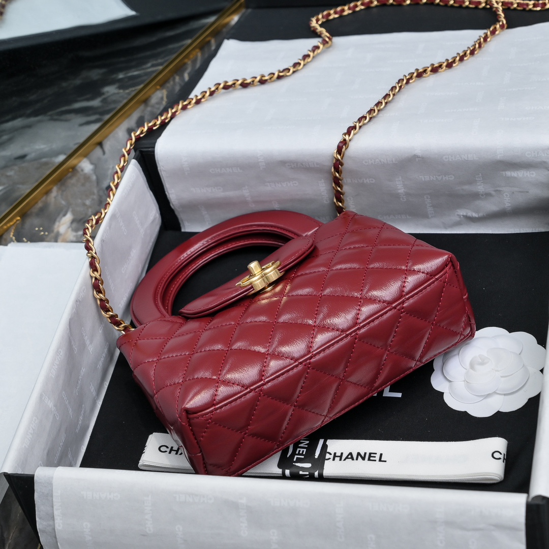 图片[4]-CHANEL 24A Kelly手柄包 
时尚是一个轮回大热门中古kelly被Chanel重新设计焕发生机中古Kelly以经典的手柄手提出名在基础加上皮穿链肩带颠覆传统更加随性方便  
尺寸13-19-7
全套包装-高仿包包