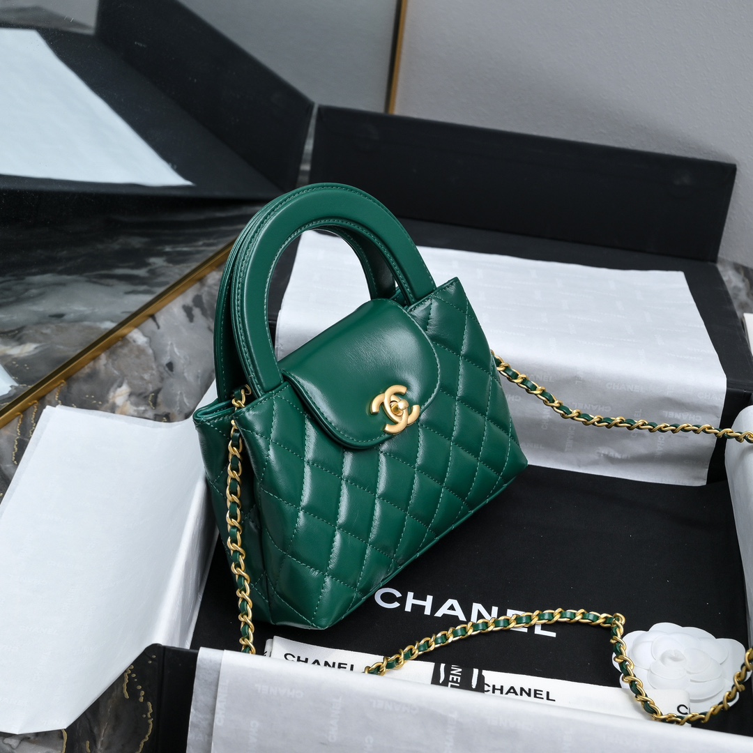 图片[3]-CHANEL 24A Kelly手柄包 
时尚是一个轮回大热门中古kelly被Chanel重新设计焕发生机中古Kelly以经典的手柄手提出名在基础加上皮穿链肩带颠覆传统更加随性方便  
尺寸13-19-7
全套包装-高仿包包