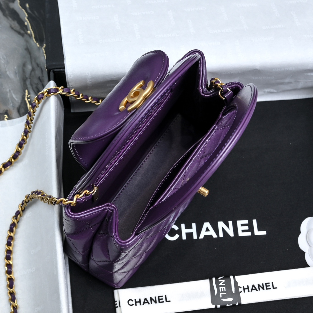 CHANEL 24A Kelly handle bag Fashion is a reincarnation of the big hit vintage kelly was redesigned by Chanel revitalization of vintage Kelly to the classic handle handle name on the basis of the addition of leather through the chain shoulder strap subversion of the traditional more casual and convenient Size 13-19-7 full set of packaging - high imitation factory