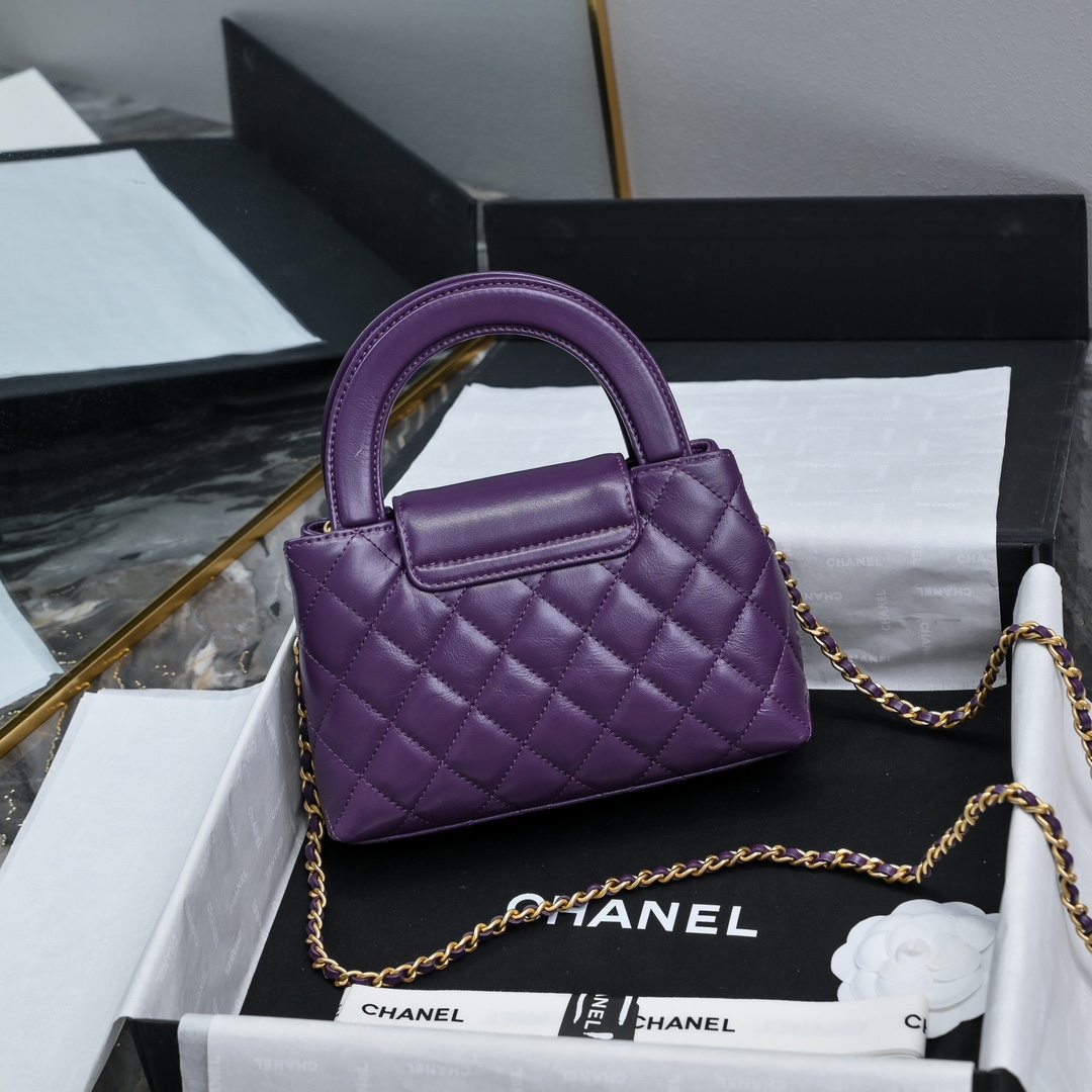 CHANEL 24A Kelly handle bag Fashion is a reincarnation of the big hit vintage kelly was redesigned by Chanel revitalization of vintage Kelly to the classic handle handle name on the basis of the addition of leather through the chain shoulder strap subversion of the traditional more casual and convenient Size 13-19-7 full set of packaging - high imitation factory