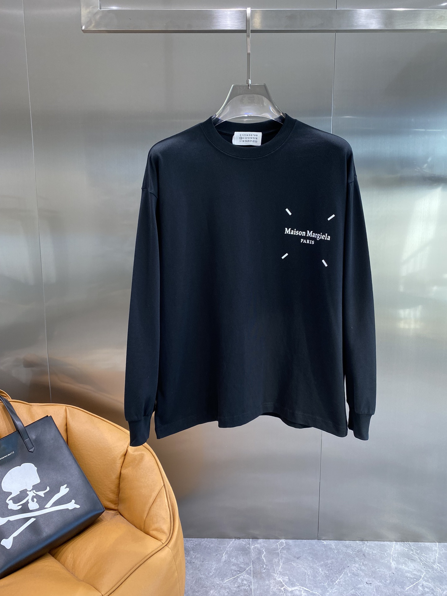 Image [2]-maison margiela2024 new long-sleeved handsome fashion top printing letters logo simple versatile models fabric cotton not only firm to maintain the trend of the silhouette but also comfortable to wear yarn weaving more delicate yards S-XL 🅿️480-high-fashion bags