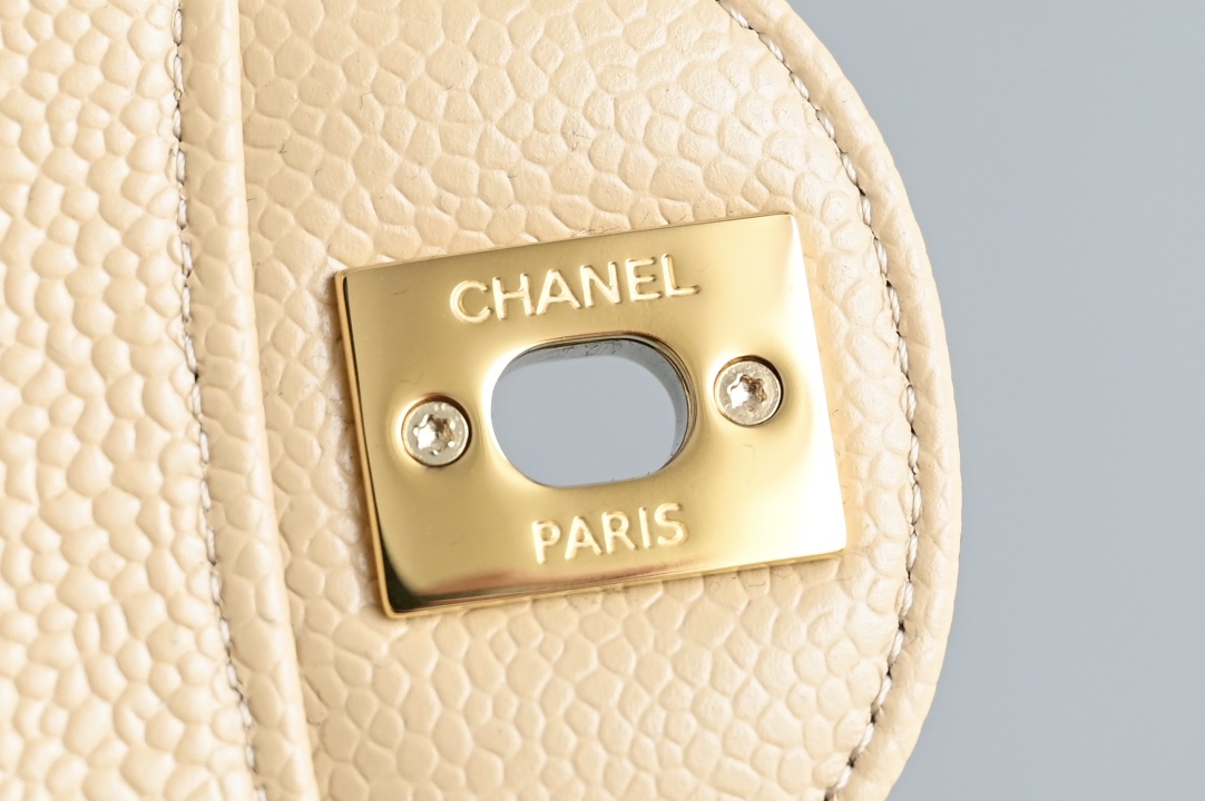 CHANEL New Release 𝟮𝟬𝟮𝟰 Latest Edition 𝙲𝙵 Collection Counter Price 𝟾𝟺  𝚒𝚌 𝙵𝚕𝚊𝚙 𝙼𝚎𝚍𝚒 𝚞𝚖 Medium apricot color caviar cowhide unique grain ~ delicate and durable good quality worth treasuring a bag to carry until old age will not be out of fashion ➿ leather: 𝙷𝚊𝚊 𝚜 Cowhide Caviar Lining: 𝚣𝚙 Inside Sheepskin Accessories: Imported Italian Foam, Bracket Material Hardware: All-steel Gold Buckle with Plum Blossom Screws Dimensions: 𝟷𝟻.𝟻 * 𝟸𝟻𝟻.𝟻*𝟼.𝟻𝟻𝚌𝚖- high-fashion factory
