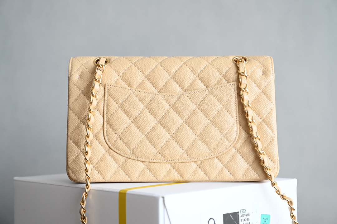 CHANEL New Release 𝟮𝟬𝟮𝟰 Latest Edition 𝙲𝙵 Collection Counter Price 𝟾𝟺  𝚒𝚌 𝙵𝚕𝚊𝚙 𝙼𝚎𝚍𝚒 𝚞𝚖 Medium apricot color caviar cowhide unique grain ~ delicate and durable good quality worth treasuring a bag to carry until old age will not be out of fashion ➿ leather: 𝙷𝚊𝚊 𝚜 Cowhide Caviar Lining: 𝚣𝚙 Inside Sheepskin Accessories: Imported Italian Foam, Bracket Material Hardware: All-steel Gold Buckle with Plum Blossom Screws Dimensions: 𝟷𝟻.𝟻 * 𝟸𝟻𝟻.𝟻*𝟼.𝟻𝟻𝚌𝚖- high-fashion factory