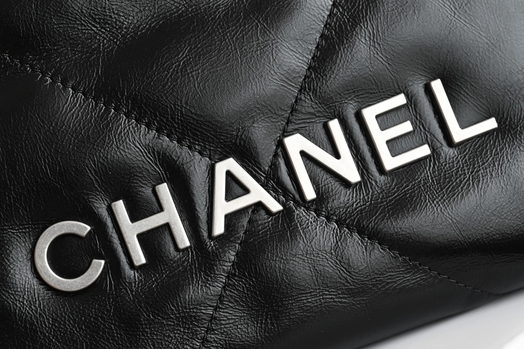 图片[6]-CHANEL  
全新升级版🌿 迷你𝟮𝟮𝗕𝗮𝗴
𝖠𝗇𝗍𝗂𝖻𝖺 𝗓𝗉皮𝖬𝗂𝗇𝗂 𝟤𝟤♥黑银
专柜售价𝟦𝟣𝟢𝟢𝟢𝗋𝗆𝖻购入开发〰️

秀场主角𝟤𝟤𝖡𝖺𝗀 𝗆𝗂𝗇𝗂造型感极强 设计风拉满〰️
尺寸小巧却能轻易叱咤秀场必需人手一枚❕

五金：复古银扣
皮料：𝖠𝗇𝗍𝗂𝖻𝖺原皮小牛
尺寸：𝟣𝟫*𝟤𝟢*𝟨 𝖼𝗆-高仿包包