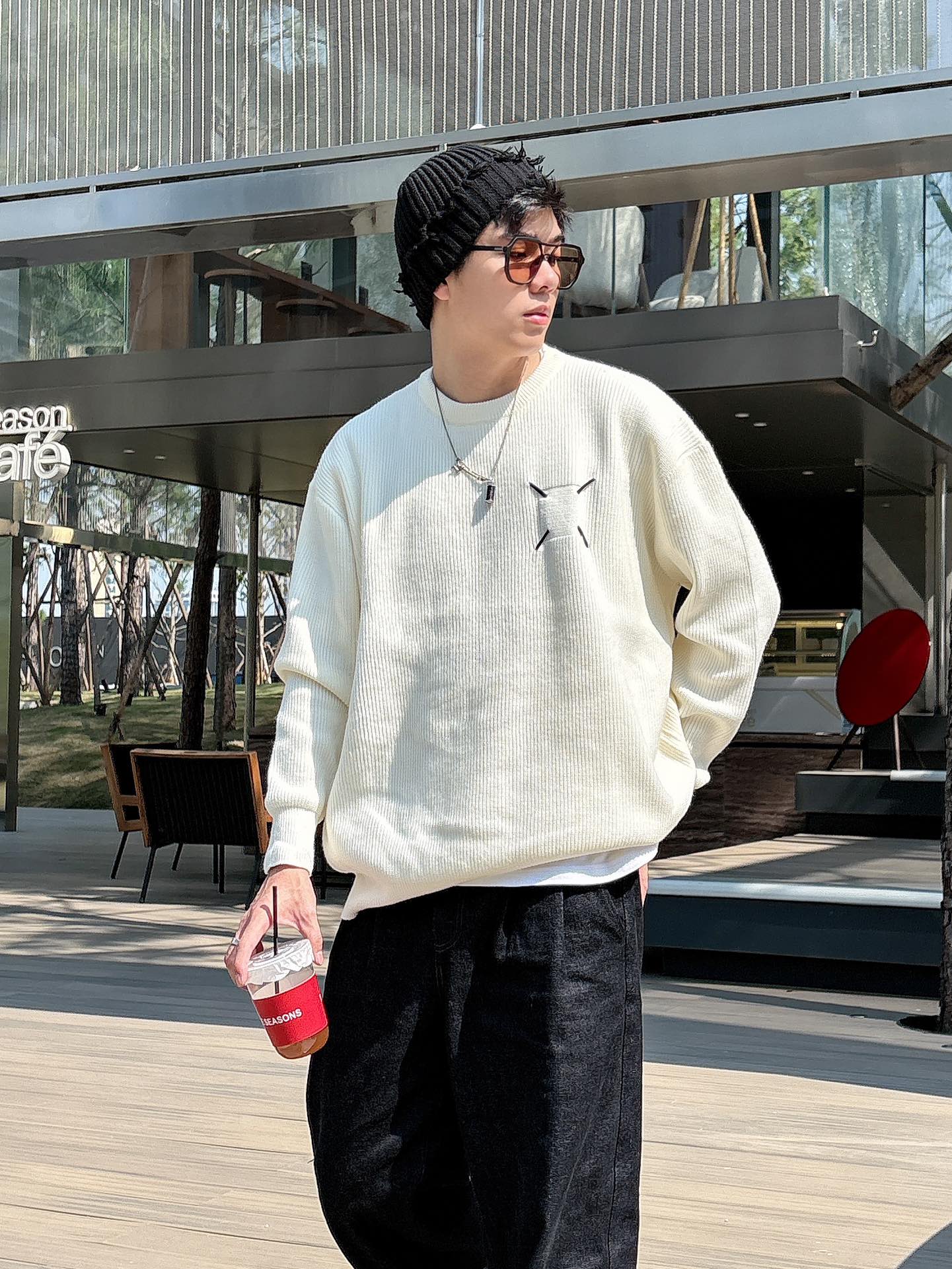 Picture [7]-P556💰 Maison Margiela Maison Margiela # Sweater Series Maison Margiela new men and women with the same models pullover knit round neck sweater Whether it is inside the match or wear alone is very suitable to wear the Korean warm man texture super soft visible sense of comfort for the boys the more simple to wear the more enduring the loose fit on the figure of the inclusive strong 🫧 hotness models tee influx of men and women must-have single product can be casually dressed pattern presents a three-dimensional effect is very good feel the texture is unbeatable existence High temperature color fastening absolutely no problem of color loss Color: black white yards: m ~ 3x paragraph No.: 8809-high imitation bags