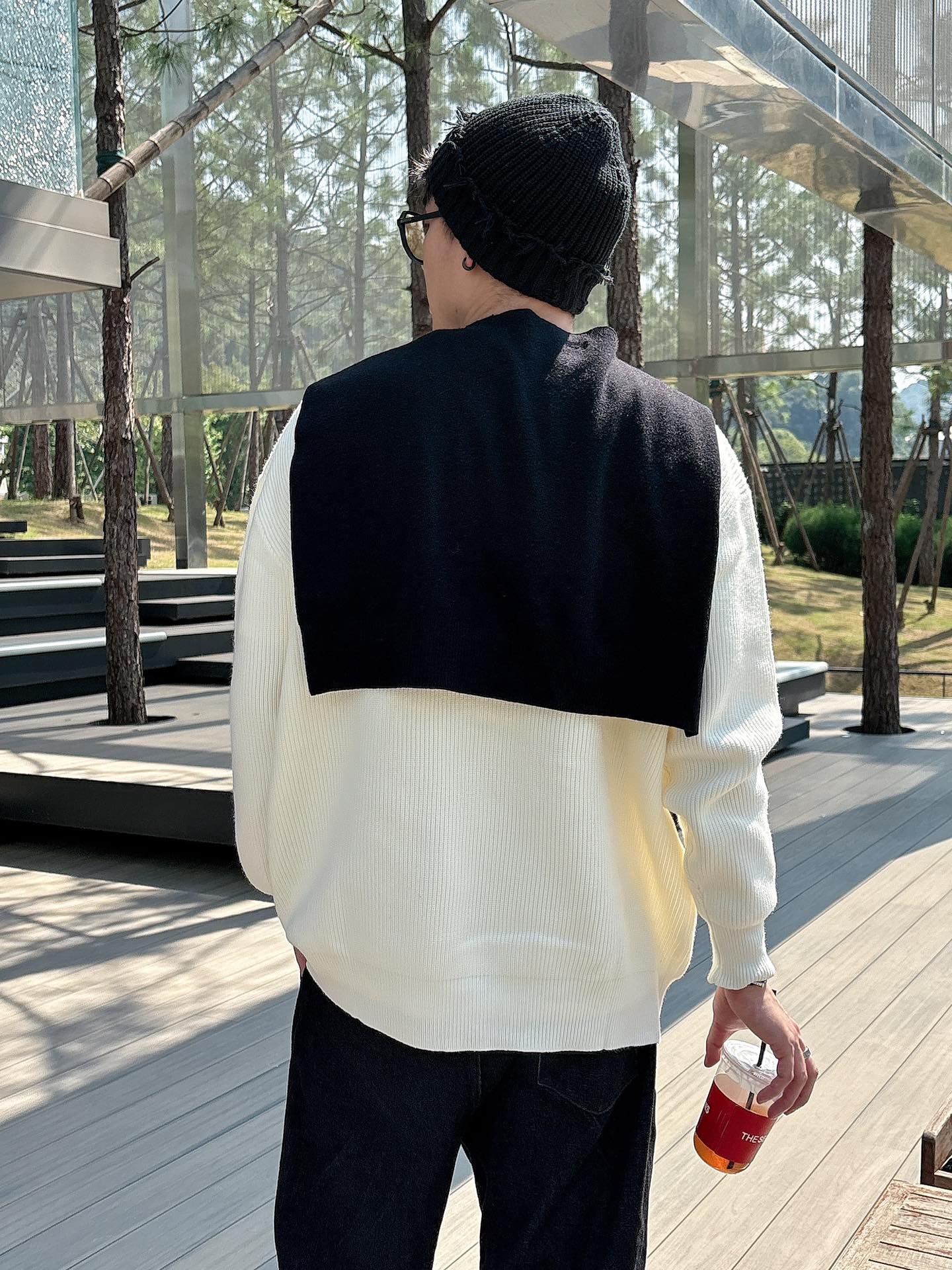 Picture [3]-P556💰 Maison Margiela Maison Margiela # Sweater Series Maison Margiela new men and women with the same models pullover knit round neck sweater Whether it is inside the match or wear alone is very suitable to wear Korean warm men texture super soft visible sense of comfort for the boys the more simple to wear the more enduring the loose fit on the figure of inclusive strong 🫧 hotness models tee influx of men and women must-have single product can be casually dressed pattern presents a three-dimensional effect is very good feel the texture is unbeatable existence High temperature color fastening absolutely no problem of color loss Color: black white yards: m ~ 3x paragraph No.: 8809-high imitation bags