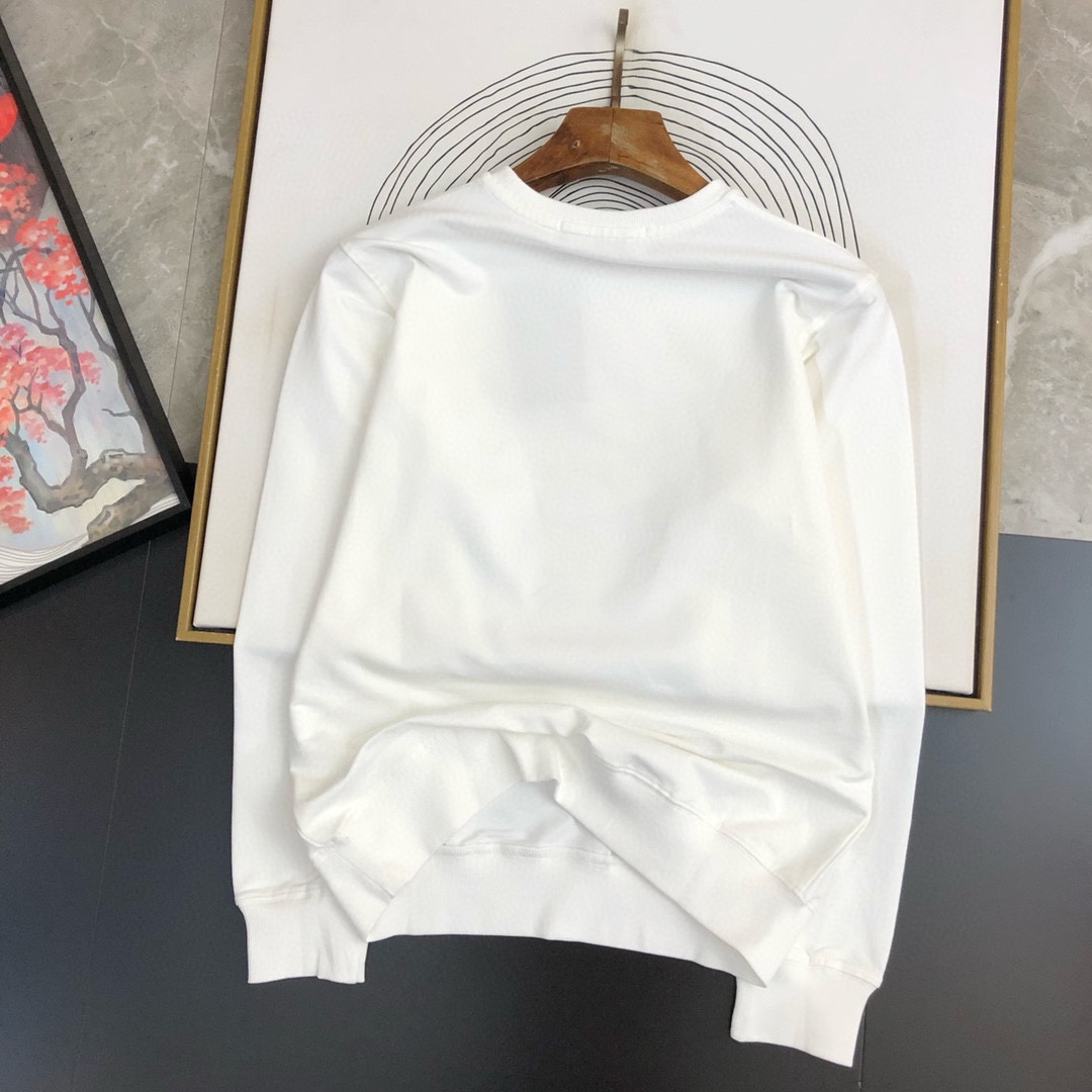 P440 VER Versace 2024 fall and winter new round neck sweater T-shirt chest brand logo heavy-duty design single wear bottoming are very distinctive The use of high grams of 360 grams of imported environmentally friendly cotton, fabric delicate, soft, classic, classical, simple, generous, feel super soft and delicate wear skin-friendly and comfortable High-end boutique factories fine workmanship on the very men's must-have single product Three complete sizes: M ~ 5XL 178 140 pounds to wear L maximum wear 230 pounds-high imitation factory