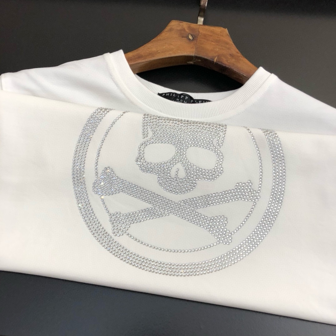 P440 VER Versace 2024 fall and winter new round neck sweater T-shirt chest brand logo heavy-duty design single wear bottoming are very distinctive The use of high grams of 360 grams of imported environmentally friendly cotton, fabric delicate, soft, classic, classical, simple, generous, feel super soft and delicate wear skin-friendly and comfortable High-end boutique factories fine workmanship on the very men's must-have single product Three complete sizes: M ~ 5XL 178 140 pounds to wear L maximum wear 230 pounds-high imitation factory