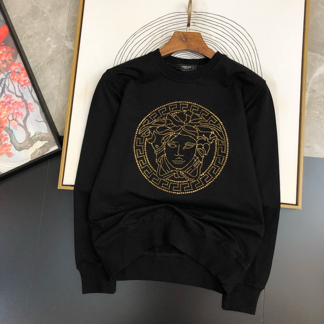 图片[2]-P440 VER范思哲  2024秋冬新款圆领卫衣T恤 胸前品牌logo重工设计 单穿打底都非常特色 采用高克重360克进口环保棉、布面细腻、柔软、经典之作、古典、简单、大方、手感超柔软细腻 穿着亲肤舒适 高端精品 代工厂精细做工 上身非常赞 男士必备单品 三标齐全
尺码：M~5XL  178 140斤穿L 最大穿230斤-高仿包包