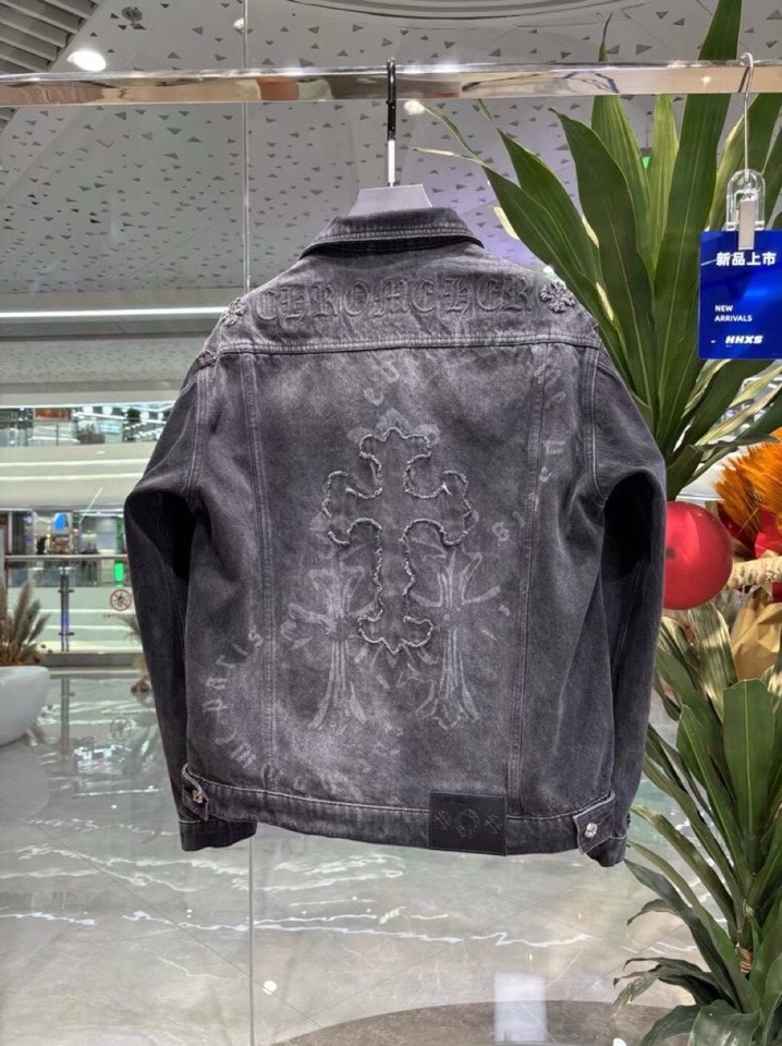 图片[2]-P660 Chrome Hearts克罗心 2024秋冬时装款！专柜复刻版牛仔夹克外套 顶级工艺客供五金高端水洗颜色超正！人手必备的时尚单品！ 进口丹宁布牛仔面料细节用料都非常考究显示了设计师极致的用心制作更像是一件工艺品整体版型很赞高端比入！！尺码： M-XXL（175 145斤L最大穿190斤）-高仿包包