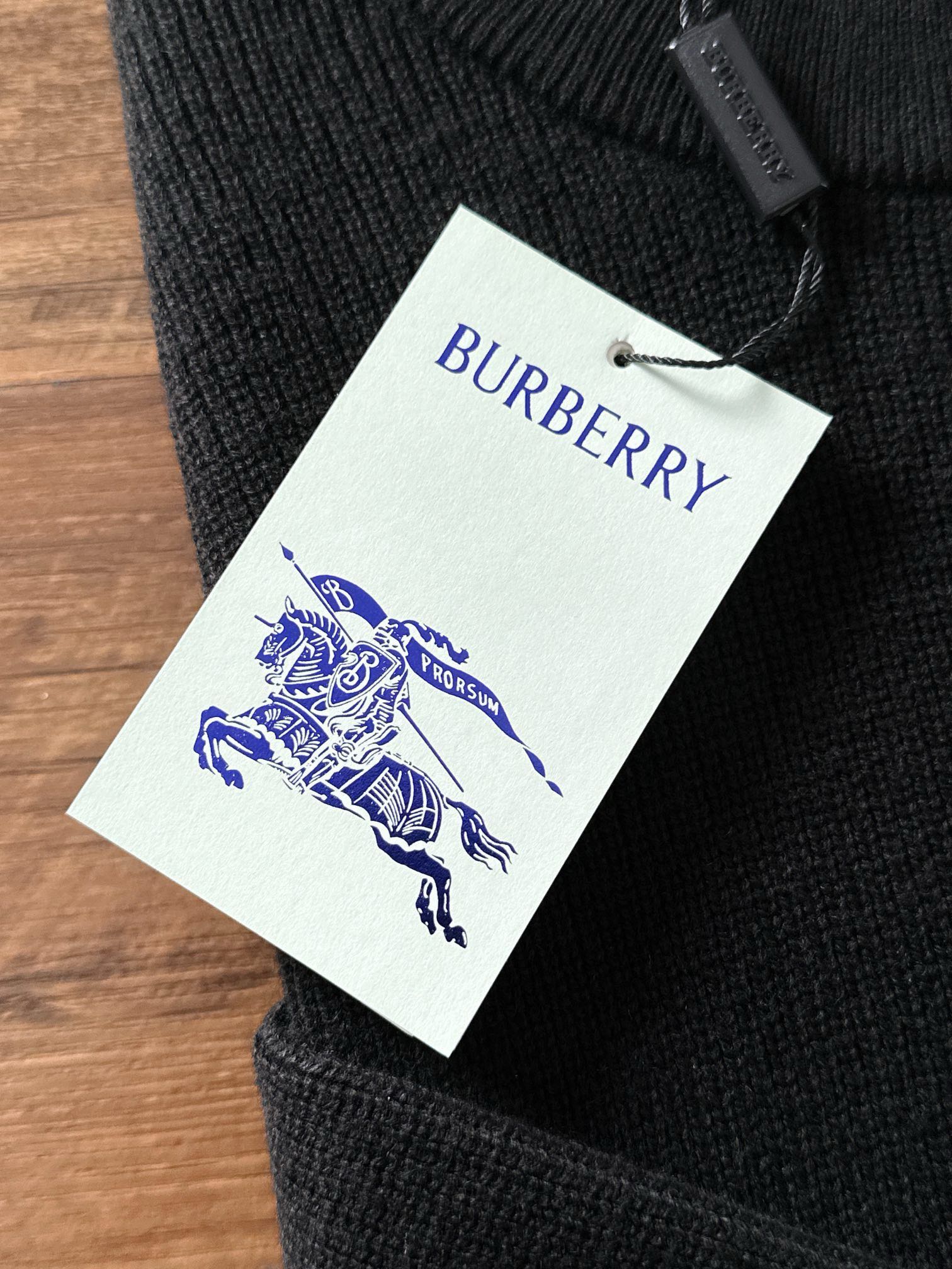 图片[7]-P600 Burberry博柏利 2024秋冬最新系列羊毛衫毛衣 专柜1:1顶级复刻全品相！加厚款潮人必备单品！懂货的老铁赶紧下手面料：羊绒10%羊毛60%氨纶30%
尺码M~3XL 178 145斤穿L 最大穿210斤-高仿包包