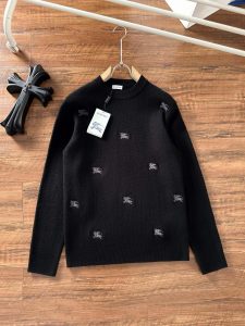 P600 Burberry博柏利 2024秋冬最新系列羊毛衫毛衣 专柜1:1顶级复刻全品相！加厚款潮人必备单品！懂货的老铁赶紧下手面料：羊绒10%羊毛60%氨纶30%
尺码M~3XL 178 145斤穿L 最大穿210斤-高仿包包