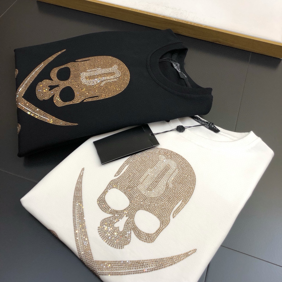 图片[3]-P440 PP菲利普  2024秋冬新款圆领卫衣T恤 胸前品牌logo重工设计 单穿打底都非常特色 采用高克重360克进口环保棉、布面细腻、柔软、经典之作、古典、简单、大方、手感超柔软细腻 穿着亲肤舒适 高端精品 代工厂精细做工 上身非常赞 男士必备单品 三标齐全
尺码：M~5XL  178 140斤穿L 最大穿230斤-高仿包包
