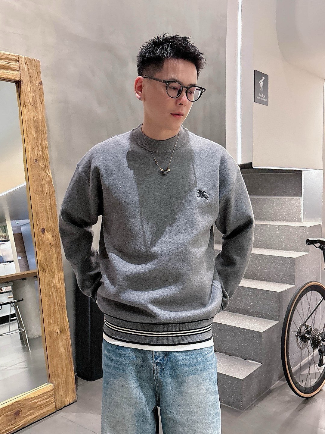 Picture [1]-P600 Burberry Burberry 2024 fall and winter latest collection wool sweater sweater Counter 1:1 top reproduction full quality! Thickened paragraph hipster must-have single product! Know the goods of the old iron hurry to get down fabric: cashmere 10% wool 60% spandex 30% size M ~ 3XL 178 145 pounds to wear L maximum wear 210 pounds-high-fashion bags!