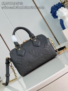  M58953 Gunmetal The Speedy Bandoulière 20 is a smart and stylish way to carry your daily needs in smooth Monogram Empreinte grained leather with large Monogram embossing, a padlock, metal hardware, a detachable and adjustable chain shoulder strap and Toron handles 13.5 x 12 x 20 cm (H x W x D). 20.5 cm (H x W x L)