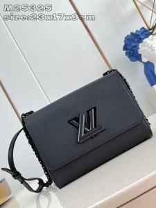  M25325 BLACK WATER WAVE BLACK KNIGHT This solid color Twist MM bag is made from the label's signature Epi leather with a matte finish adorned with an LV twist lock and a woven chain in the same color schemeInterior features a detachable mirror and a zippered compartment for storing coins or keysCrossed or draped over the shoulder23 x 17 x 9.5 cm (L x H x W)