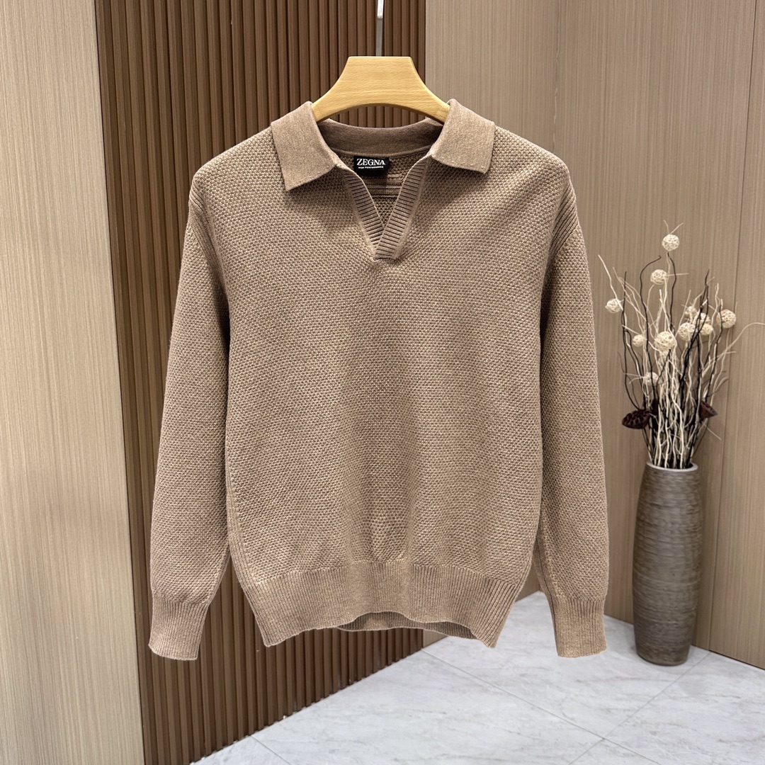 P600  Ermenegildo Zegna 杰尼亚2024秋冬官网同步剪刀V字领毛衣长袖面料超级柔软细腻采用进口机织立体蜂巢网眼面料羊毛➕山羊绒气场十足剪裁非常到位上身优雅而干练美利落不拖沓车工走线均匀流畅没有任何可挑剔之处完美到了极点优雅大气又不失干练!
🔴码数:48-50-52-54
🔴颜色:白色-浅兰色-深卡色-灰褐色-高仿包包