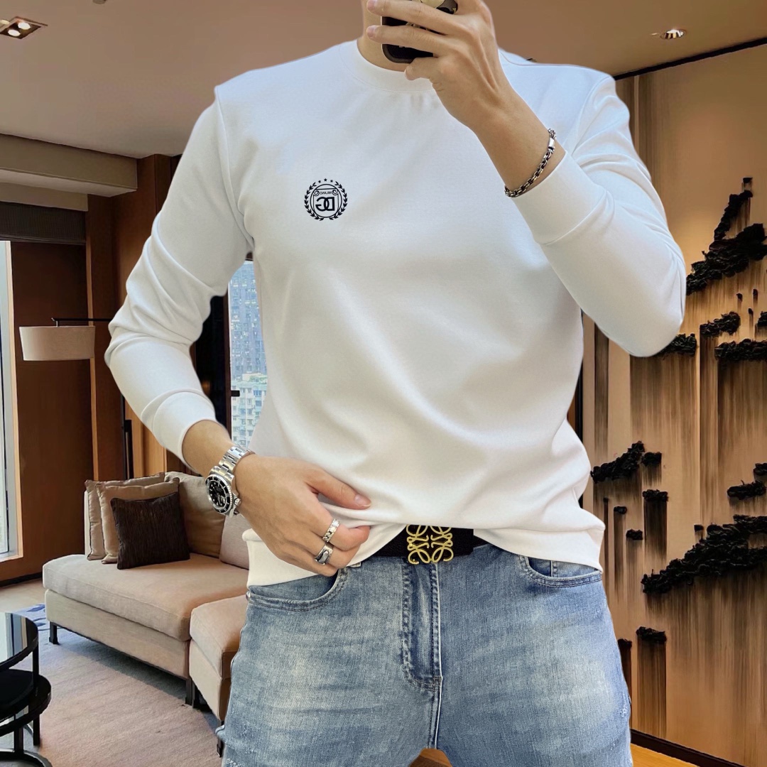 图片[3]-P420 DG 2024早秋GW同步卫衣T恤！延续经典！全品相订单款！胸前重工艺logo设计高端订制精棉面料从版型到设计都很有时代的新潮感不管版型还是设计足够有细节！微阔版型领口微微贴合颈部好版型好面料！高密度精棉材质 上身舒适亲肤保暖有型！码数M-4XL（178 140斤L 最大200斤）-高仿包包