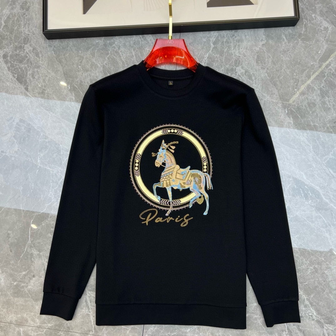 图片[6]-P420 Hermes爱马仕 2024早秋GW同步卫衣T恤！延续经典！全品相订单款！胸前重工艺logo设计高端订制精棉面料从版型到设计都很有时代的新潮感不管版型还是设计足够有细节！微阔版型领口微微贴合颈部好版型好面料！高密度精棉材质 上身舒适亲肤保暖有型！码数M-4XL（178 140斤L 最大200斤）-高仿包包