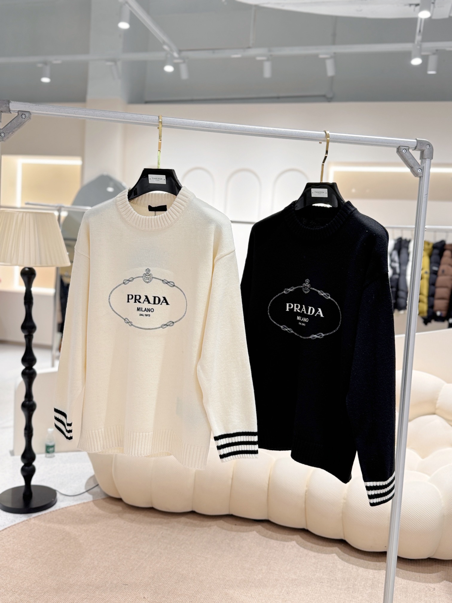 Image [3]-p620 Prada Prada ²⁰²⁴ Sweater Fall/Winter 2024 Latest Collection Original ⌚️ on ⌚️SIZE: M-3XL-High-fashion Bags