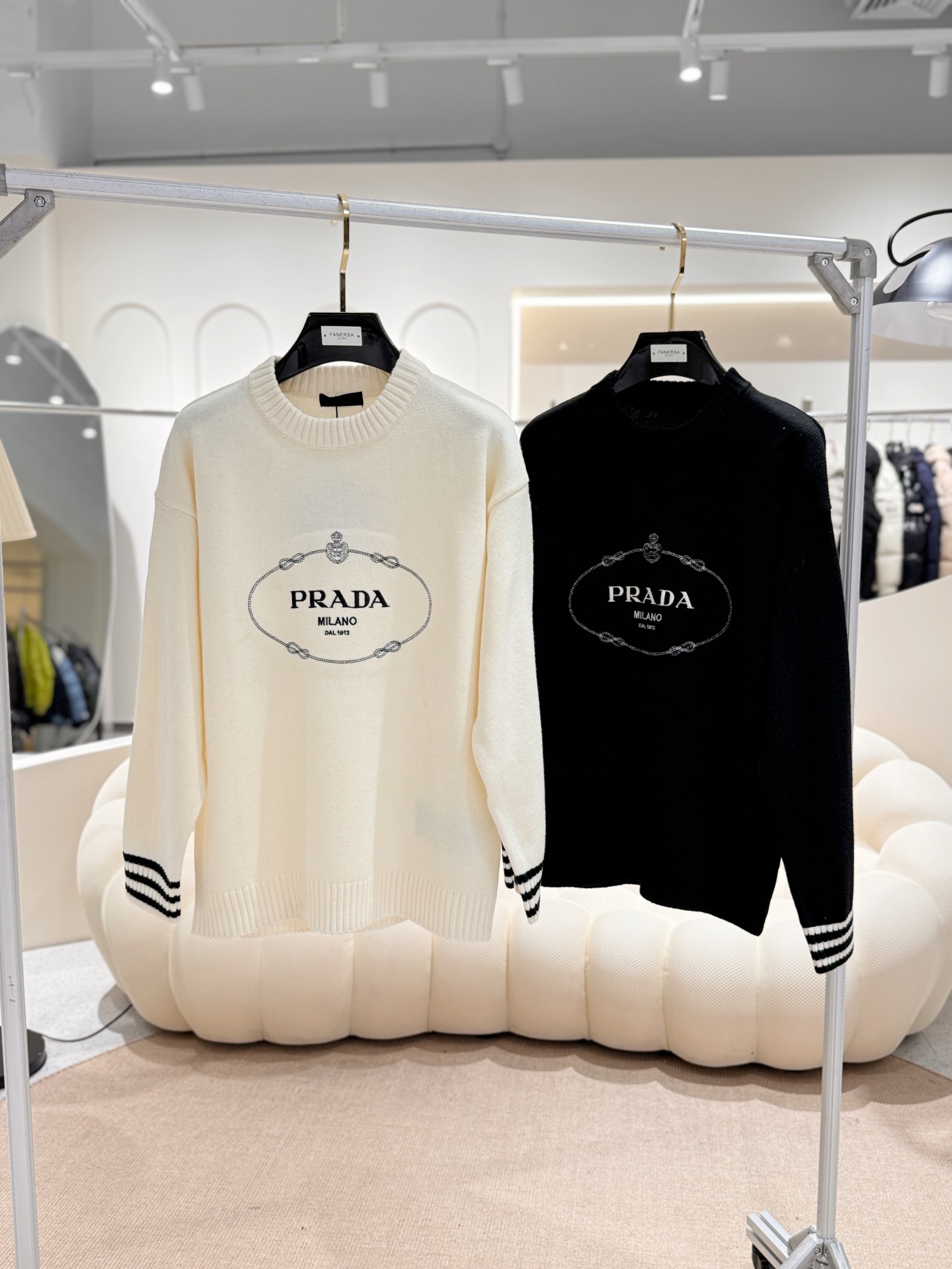 Image [2]-p620 Prada Prada ²⁰²⁴ Sweater Fall/Winter 2024 Latest Collection Original ⌚️ on ⌚️SIZE: M-3XL-High-fashion Bags
