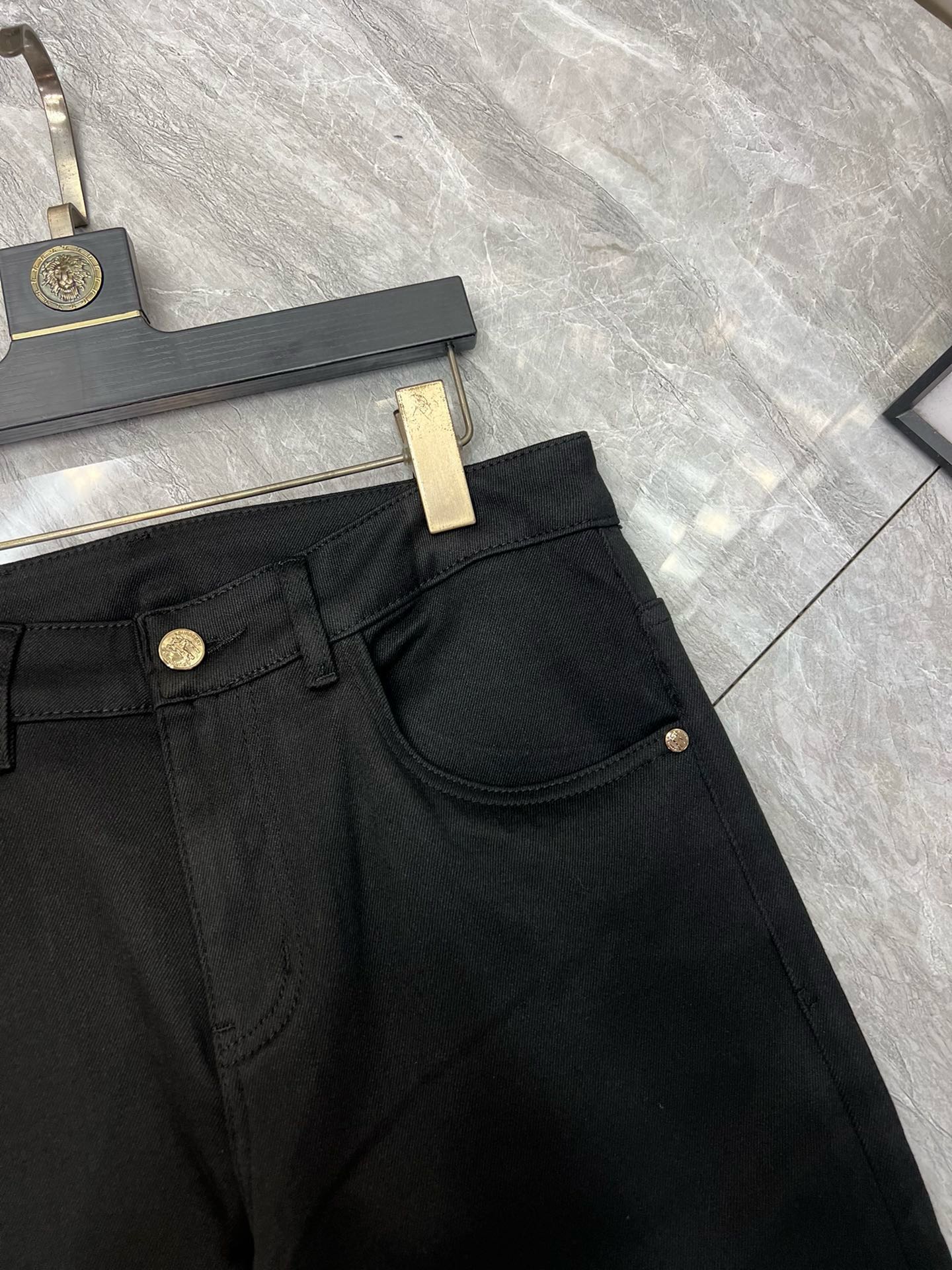 Picture [5]-P560 Burberry Burberry 2024 fall and winter new three complete jeans Good goods without much introduction Look at the details Counter size: 29-36-High-fashion bags