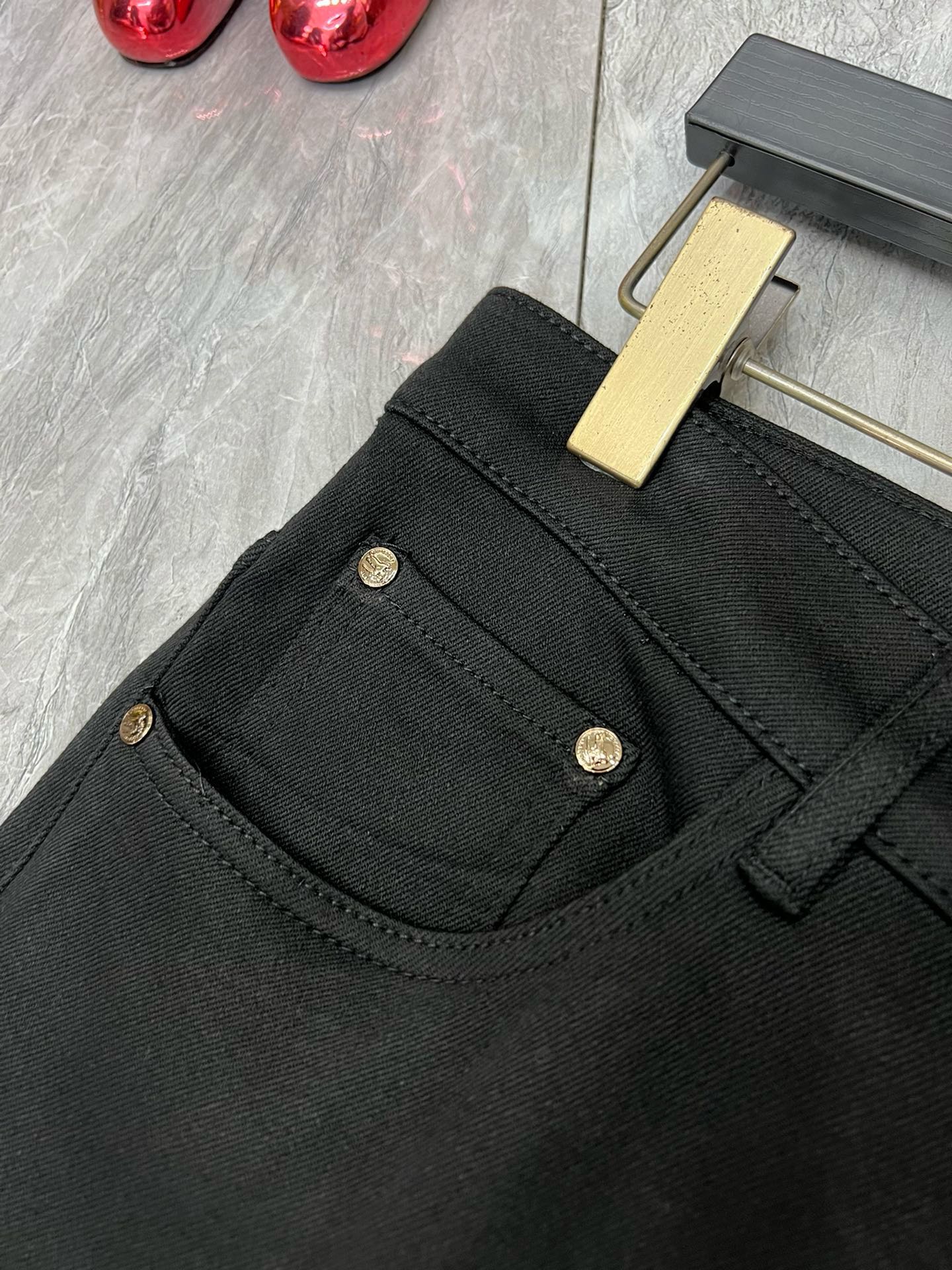 Picture [4]-P560 Burberry Burberry 2024 fall and winter new three complete jeans Good goods without much introduction Look at the details Counter size: 29-36-High-fashion bags