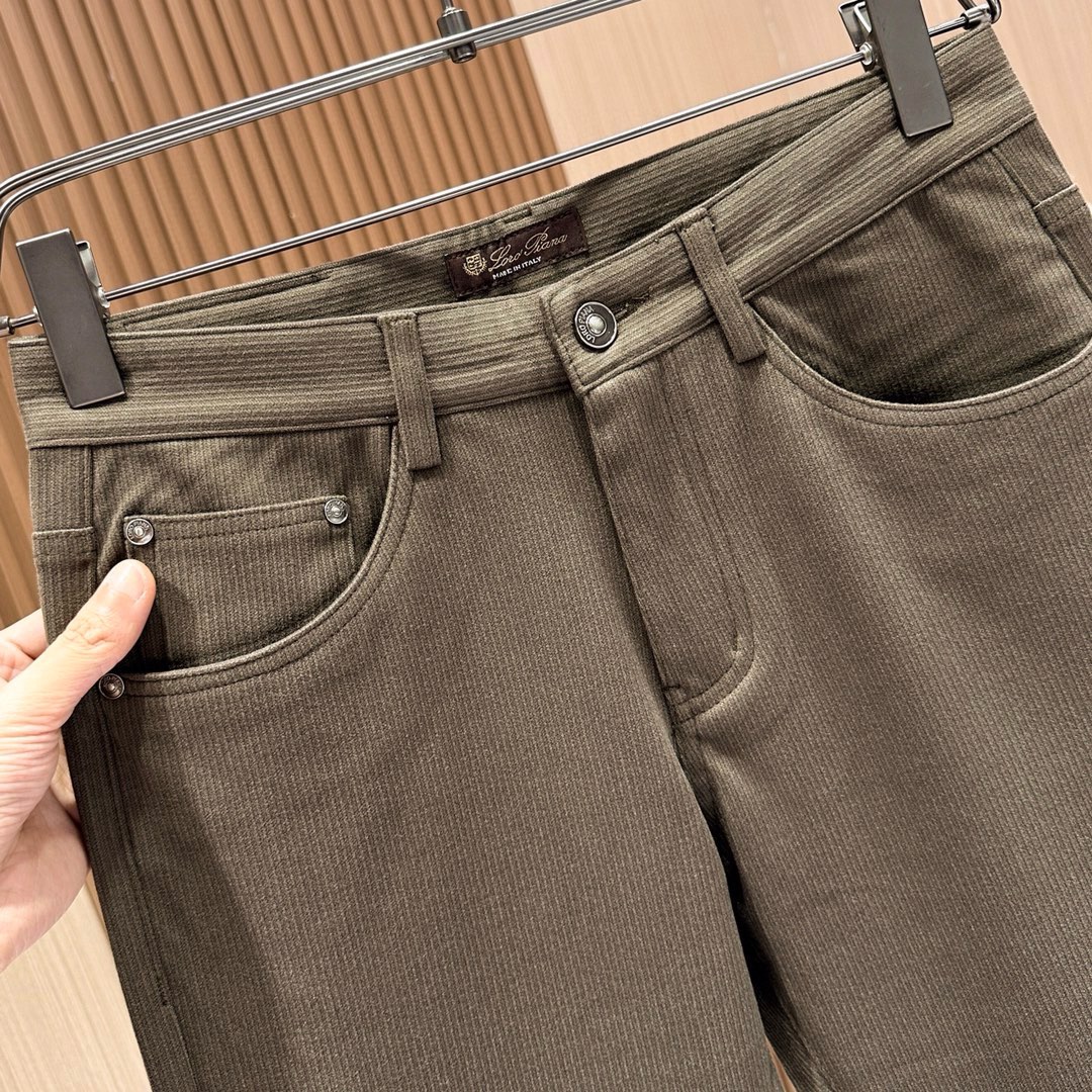 P480 Burberry 2024 fall and winter Asia counter collection of the latest models! High-end goods high-end custom-made Slim business casual pants suit pants original hardware daily business casual are fully applicable to the models on the body effect is super positive three-dimensional Slim hip leg line completely get to highlight the special cotton fabric containing Tencel! Belong to the type of color woven cotton! The texture is tight and delicate on the body is very comfortable and stylish and extremely wearable versatile very worth getting! Old customers must receive recommended! Size: 29-40