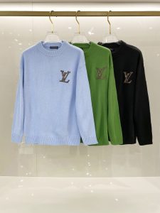 P600 LV 毛衣 2024秋冬最新系列专柜1:1顶级复刻全品相！加厚款潮人必备单品！懂货的老铁赶紧下手面料：羊绒10%羊毛60%氨纶30%
尺码M~3XL-高仿包包