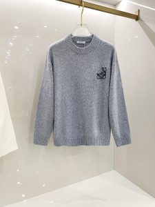 P600 罗意威 毛衣 2024秋冬最新系列专柜1:1顶级复刻全品相！加厚款潮人必备单品！懂货的老铁赶紧下手面料：羊绒10%羊毛60%氨纶30%
尺码M~3XL-高仿包包