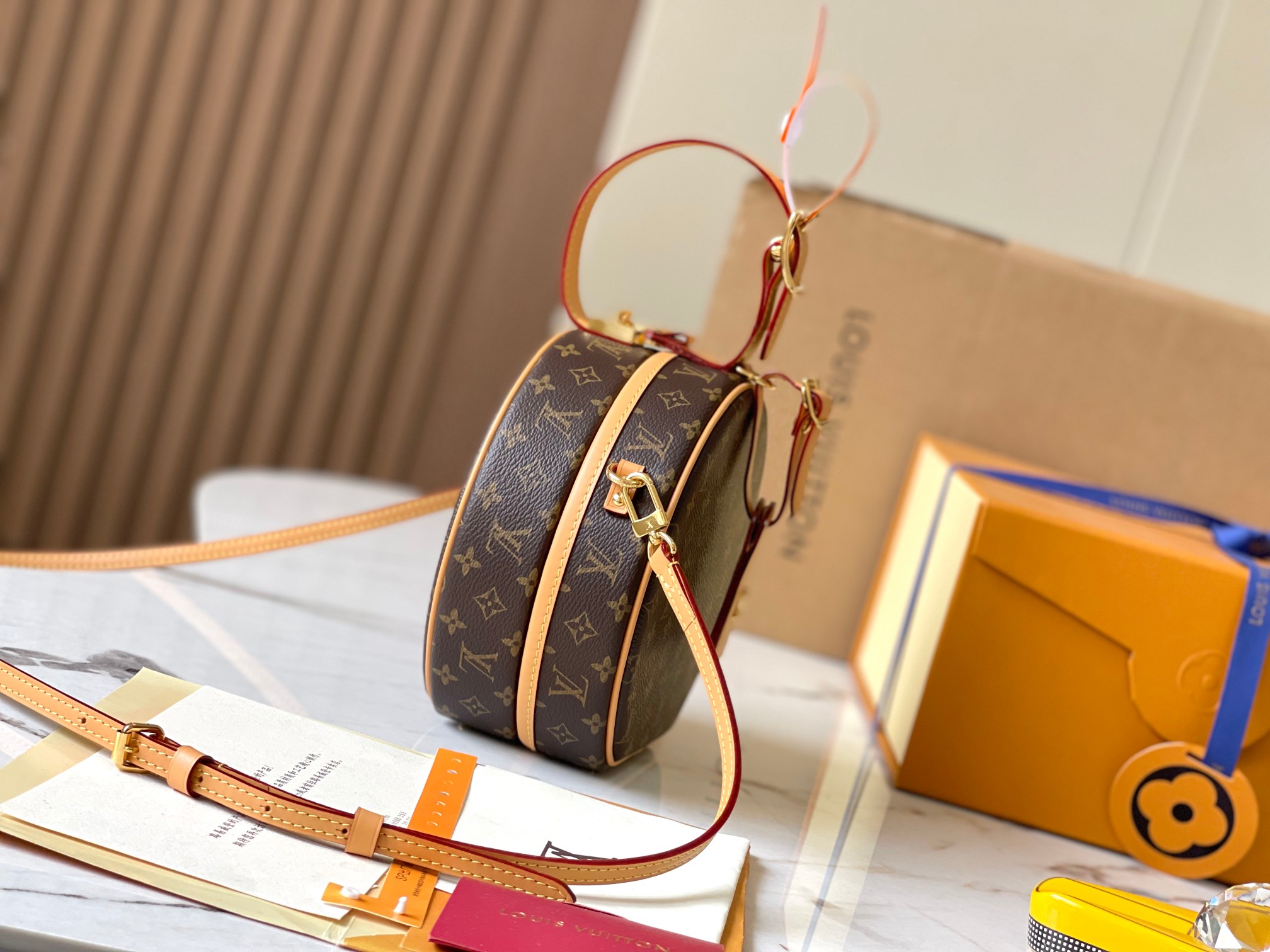 Picture [2]-P1860PETITE BOÎTE CHAPEAU Handbags Model: M43514Materials: A + grade all-steel hardwareImportedPackaging: a full set of special duty-free M Bobberly loadedDimensions: 17.5 × 16.5 × 7.5cm-High quality handbags