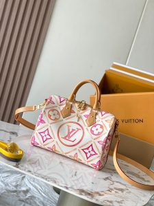 p2000 pink summer blue pillow bag speedy series seasonal new SPEEDY BANDOULIÈRE 25 handbags Model: 11264 pink dynamic chip Material: A grade all-steel hardware imported original fabrics Packaging: a full set of the original duty-free M Boberly package Size: 25 * 19 * 15CM - high imitation factory