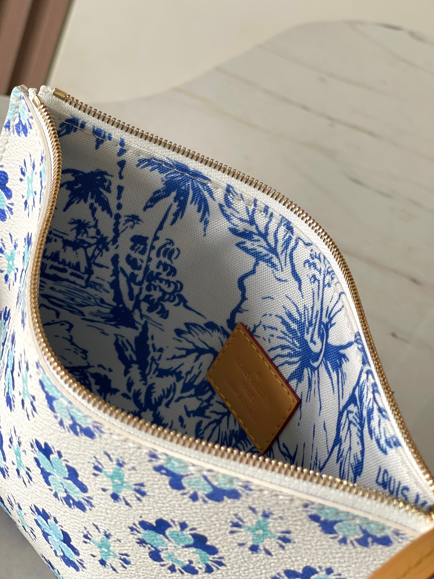 Picture [10]-p2100 Blue Summer Blue Seasonal New Neverfull Medium Handbags Model: 11263 Blue Dynamic Chip Material: Grade A All-steel Hardware Imported Original Fabrics Packaging: Full set of original duty-free M Boberly Packaging Size: 31*28*14CM-High Faux Bags