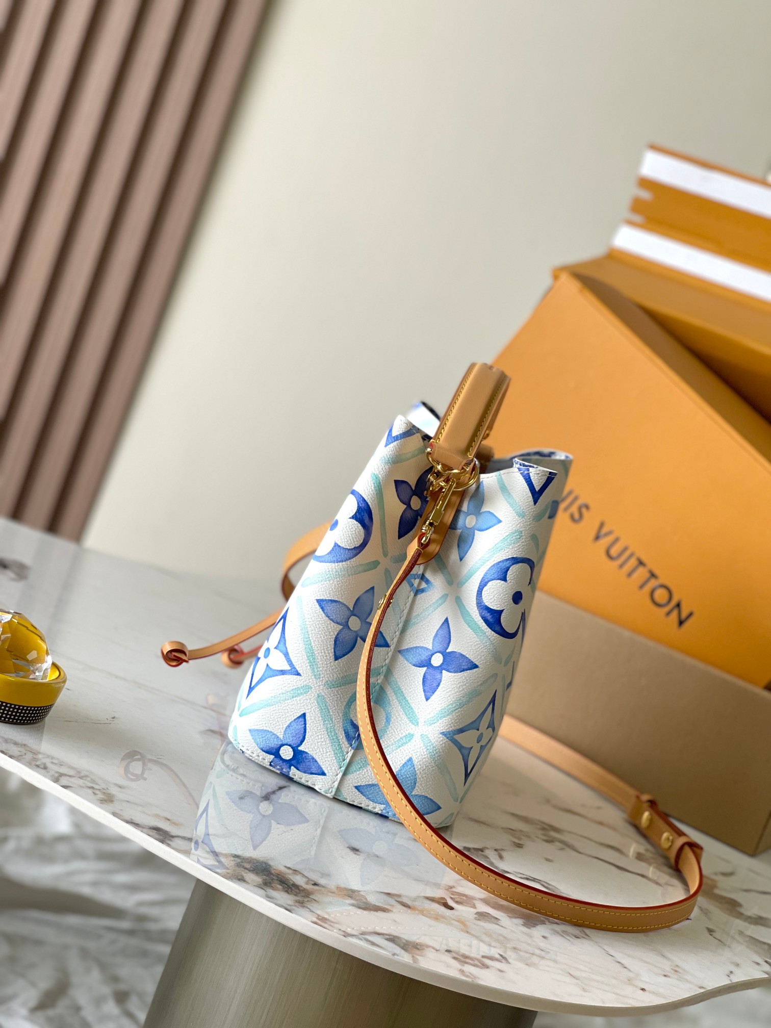 Picture [2]-p1860Néonoé BB Handbags Model: M25315 Blue Dynamic ChipMaterials: A-grade all-steel hardware imported original fabricsPackaging: a full set of original duty-free M Bobberly packageSize: 20 * 20 * 13CM-High-fashion bags