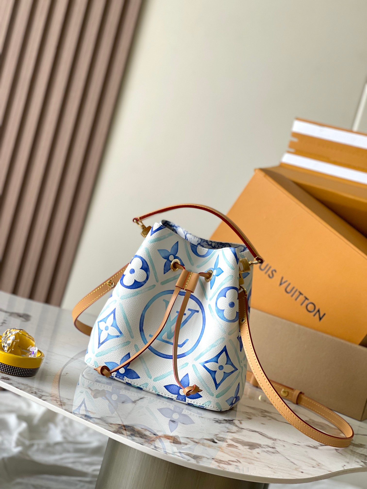 p1860Néonoé BB Handbags Model: M25315 Blue Dynamic ChipMaterials: A-grade all-steel hardware imported original fabricsPackaging: a full set of the original duty-free M Bobberly suitSize: 20 * 20 * 13CM-High-fashion Factory