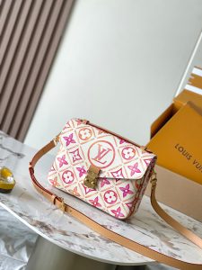 p2020 Flower Cylinder Messenger Bag Series Pochette Métis Hr Handbags Model: M11461 Blue Material: A grade all-steel hardware imported original fabrics Packaging: a full set of the original duty-free M Berberi suit Size: 25 * 19 * 7CM-High-fashion Factory