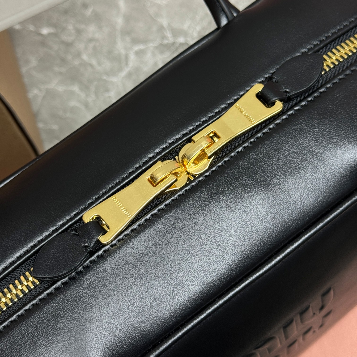 P1760✔️ M💕New Briefcase👉5BB117This year's major brands have adopted the fashion elements of the fire of the whole network canvas lining this bag is cool to frame the exquisite multi-functional design of a blend of men's and women's elements of casual lethargy naturally free flowing full of personality oversized capacity is also very lightweight minimalist but not simple the major fashion wrestler almost manually a Size: 34X23X12cm