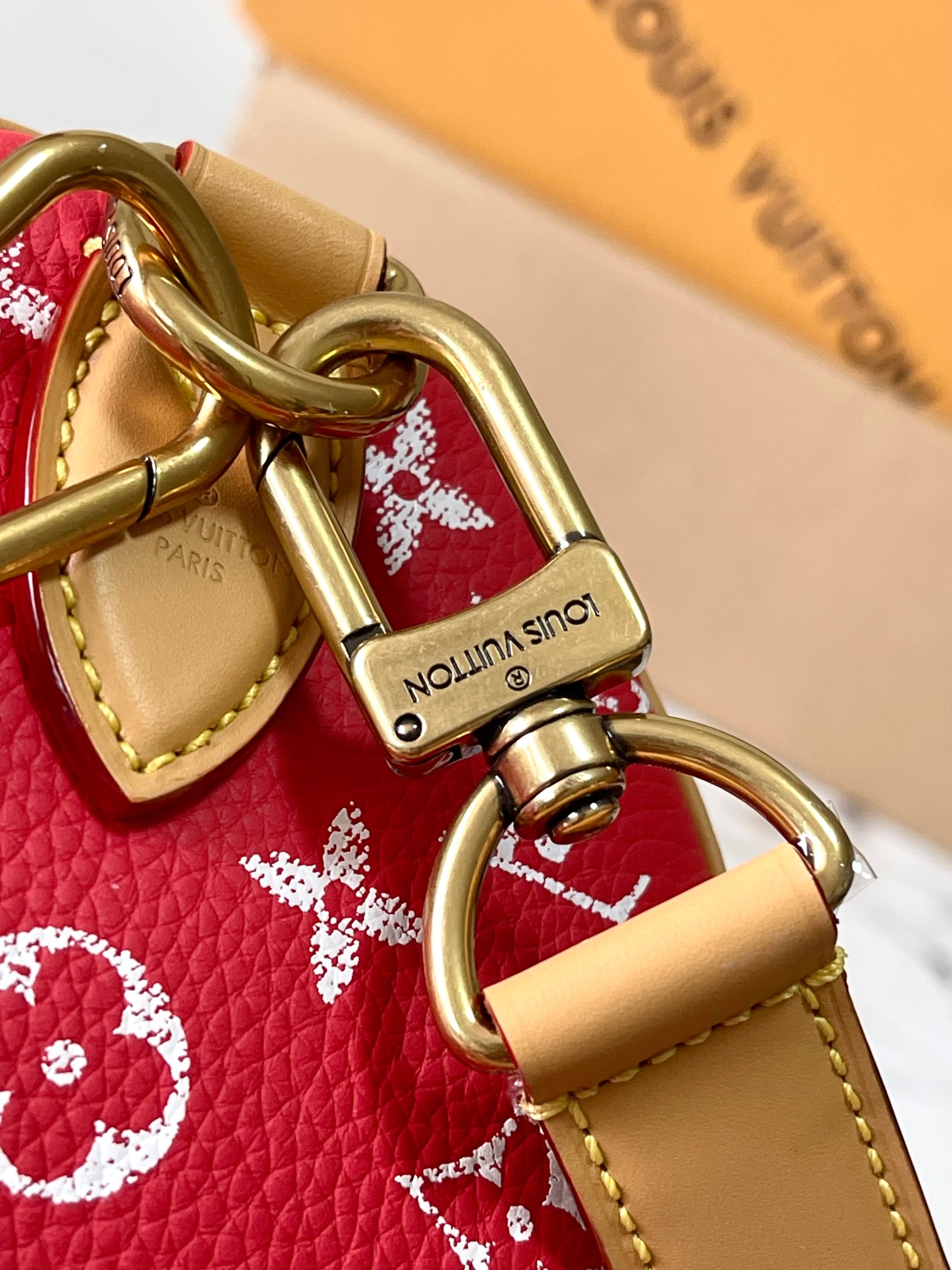 p3000 Bandouliere 25 handbags from Pharrell Williams to From Paris to Virginia as the theme of the fall and winter 2024 series Model: M24443 Material: A grade steel hardware imported original cowhide Packaging: a full set of the original duty-free M Berberi loaded Size: 25 * 15 * 15CM-high imitation of the factory
