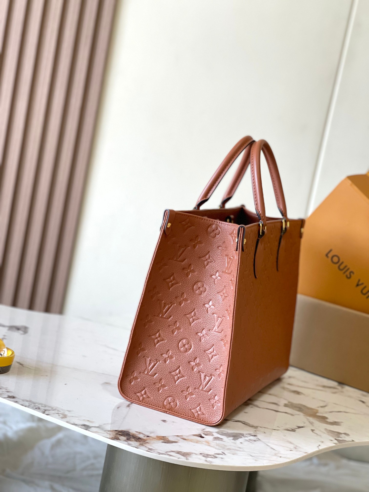 Picture [2]-p2700ONTHEGO Medium Handbags Model: M12775 Caramel Dynamic ChipMaterials: A-grade all-steel hardware imported original fabricsPackaging: a full set of the original duty-free M Boberi PackagingSize: 35 * 27 * 14CM-High Faux Bags