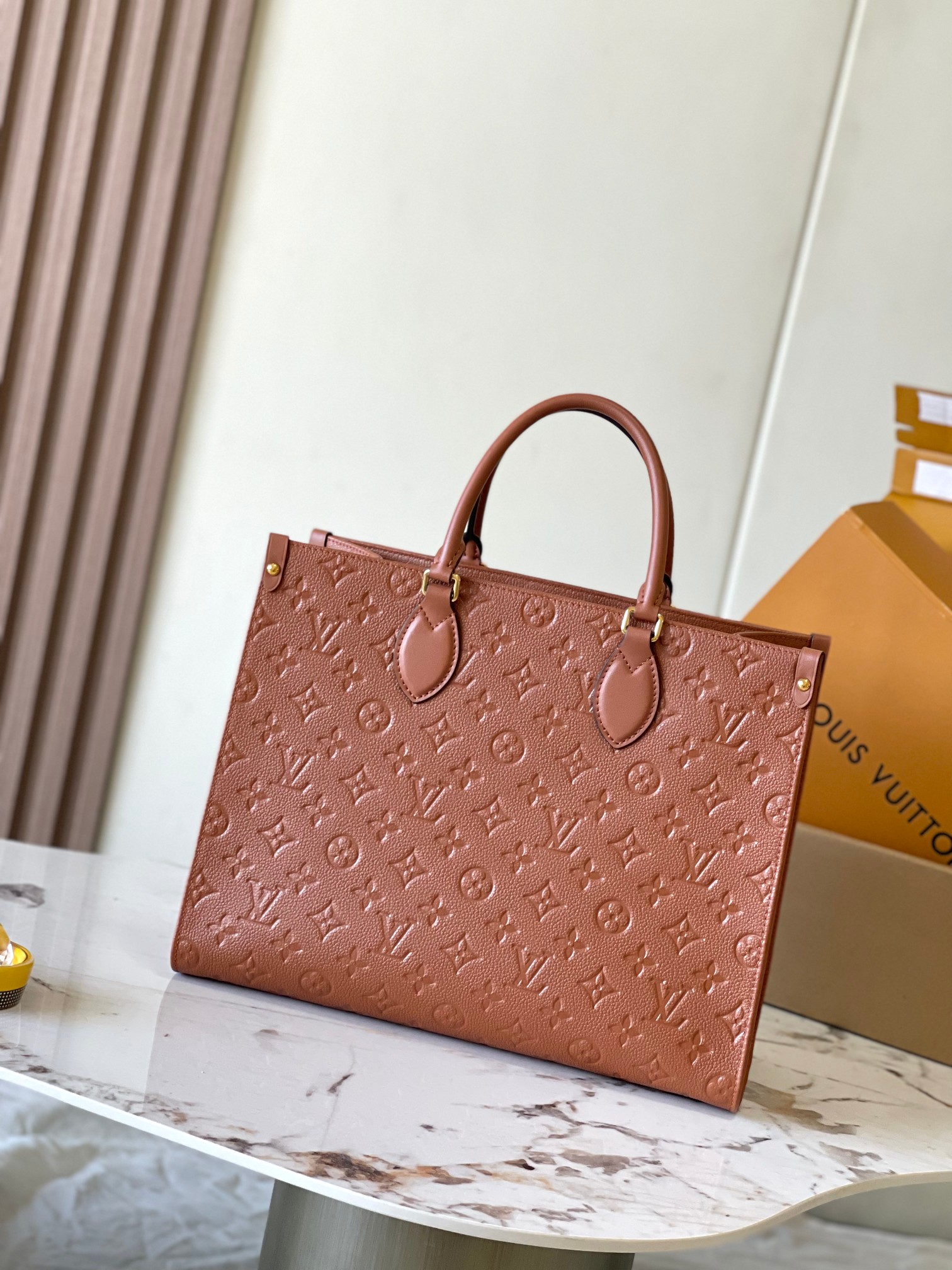 Picture [3]-p2700ONTHEGO Medium Handbags Model: M12775 Caramel Dynamic ChipMaterials: A-grade all-steel hardware imported original fabricsPackaging: a full set of original duty-free M Boberi PackagingSize: 35*27*14CM-High-fashion bags