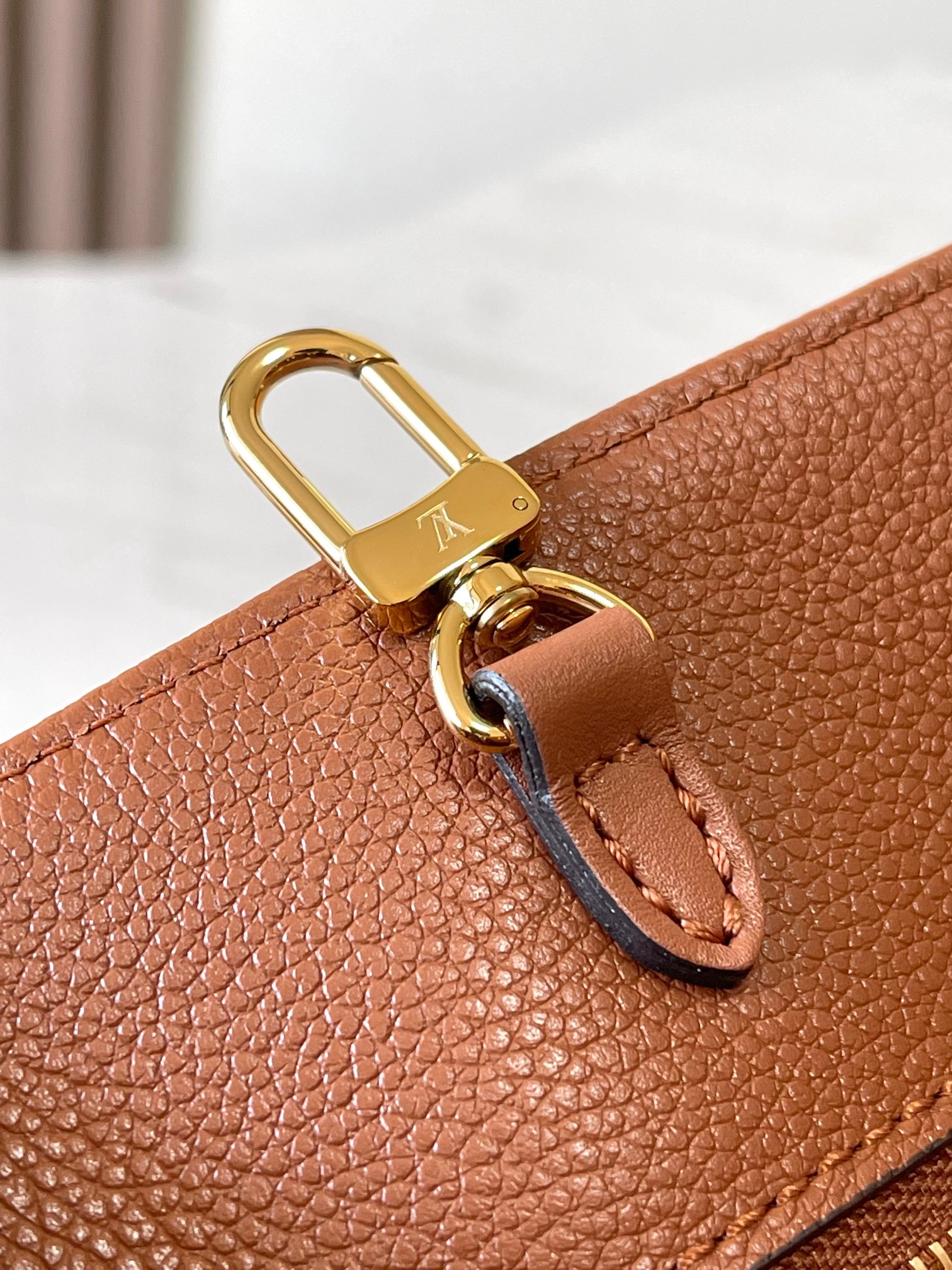 Picture [5]-p2700ONTHEGO Medium Handbags Model: M12775 Caramel Dynamic ChipMaterials: A-grade all-steel hardware imported original fabricsPackaging: a full set of the original duty-free M Boberi PackagingSize: 35 * 27 * 14CM-High Faux Bags