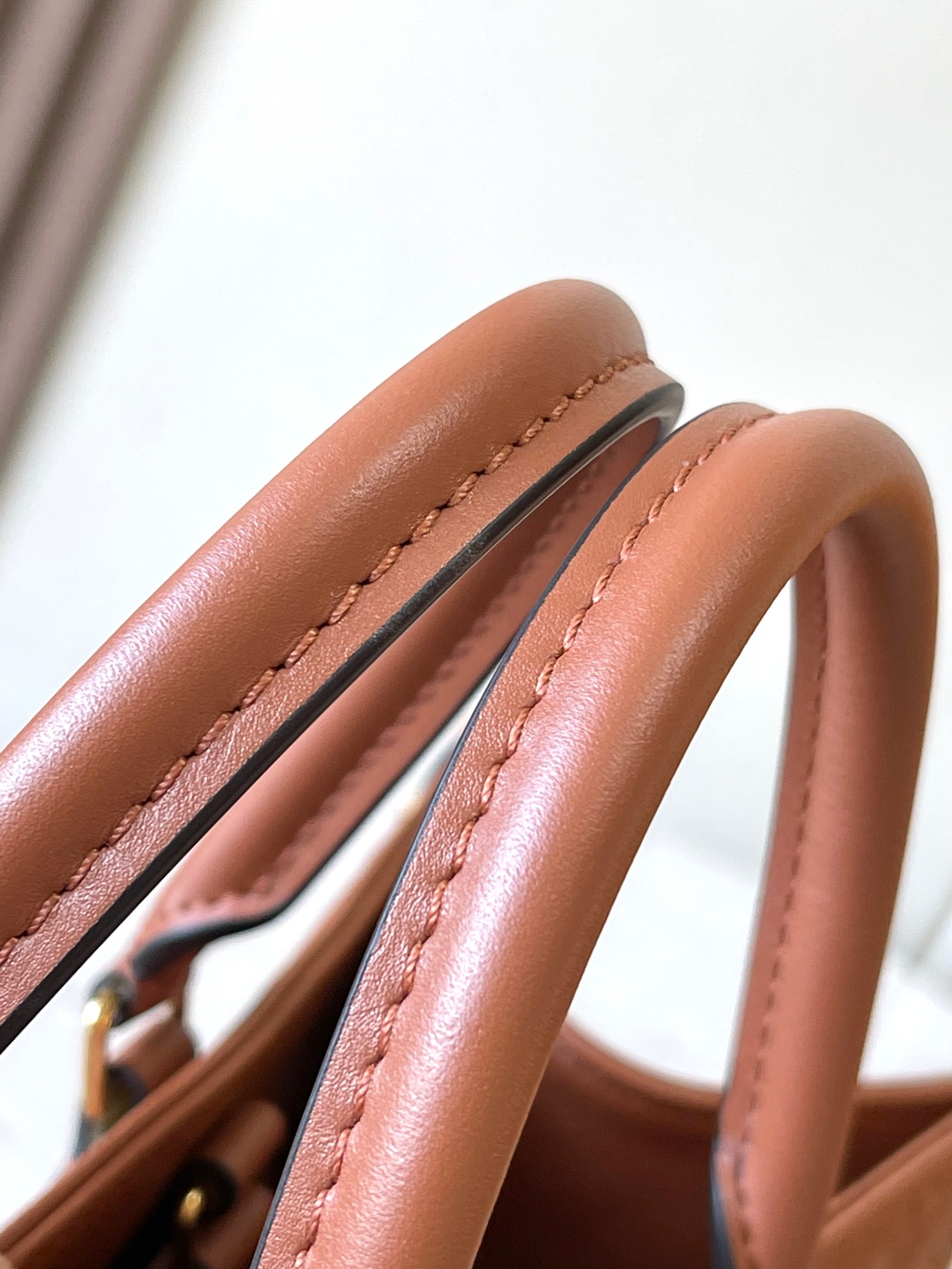 Picture [7]-p2700ONTHEGO Medium Handbags Model: M12775 Caramel Dynamic ChipMaterials: Grade A all-steel hardwareImported original fabricsPackaging: a full set of original duty-free M Boberi PackagingSize: 35*27*14CM-High-fashion bags