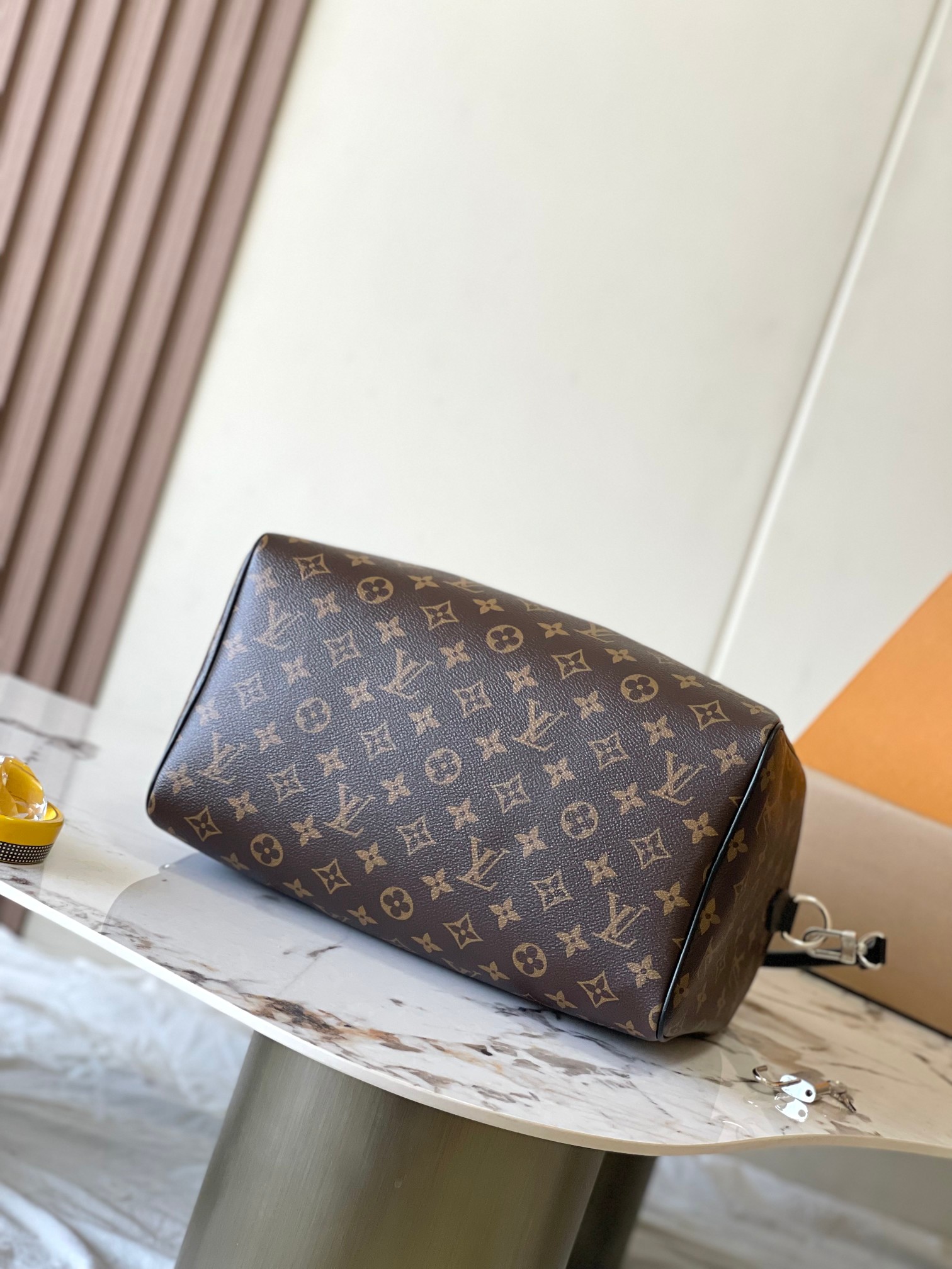 p2200 Speedy Soft 30 Dark handbags with attention to style to achieve the journey companion Model: M11945 old flowers Material: A grade steel hardware imported original fabrics Packaging: a full set of the original duty-free M Berberi suit Size: 30 * 21 * 17CM - high imitation factory