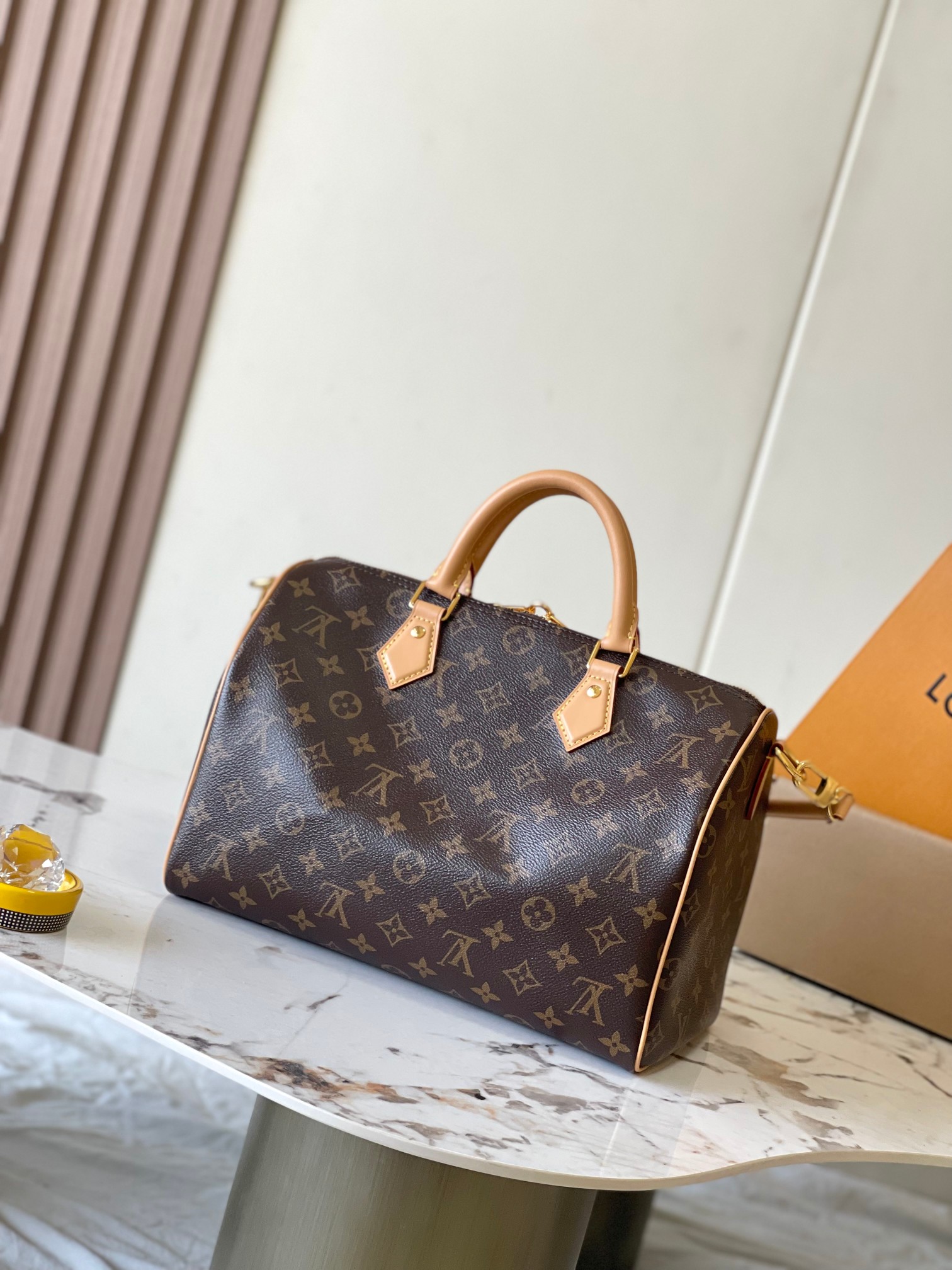 p2200 Speedy Soft 30 Dark handbags with attention to style to achieve the journey companion Model: M11945 old flowers Material: A grade steel hardware imported original fabrics Packaging: a full set of the original duty-free M Berberi suit Size: 30 * 21 * 17CM - high imitation factory