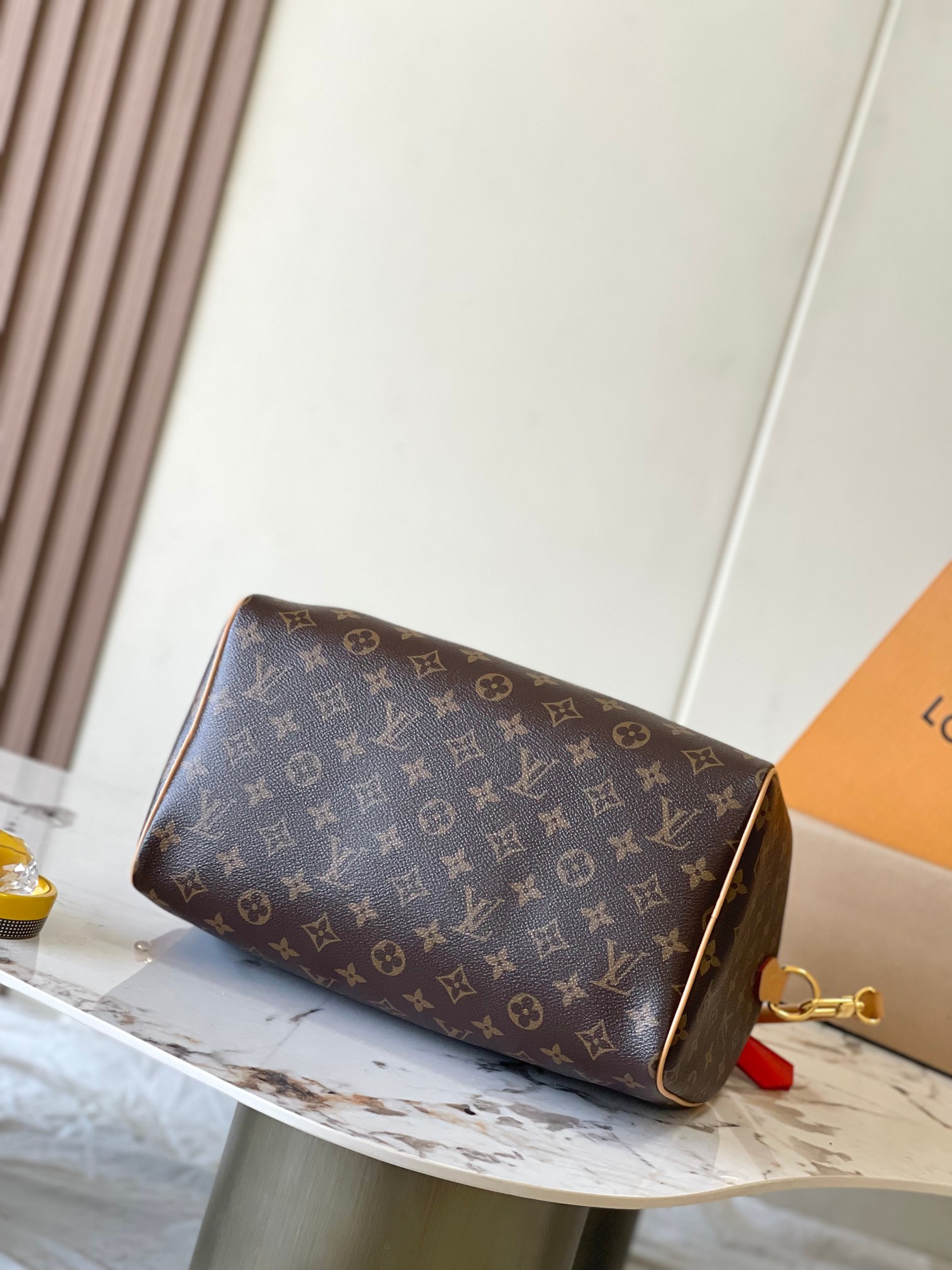 p2200 Speedy Soft 30 Dark handbags with attention to style to achieve the journey companion Model: M11945 old flowers Material: A grade steel hardware imported original fabrics Packaging: a full set of the original duty-free M Berberi suit Size: 30 * 21 * 17CM - high imitation factory