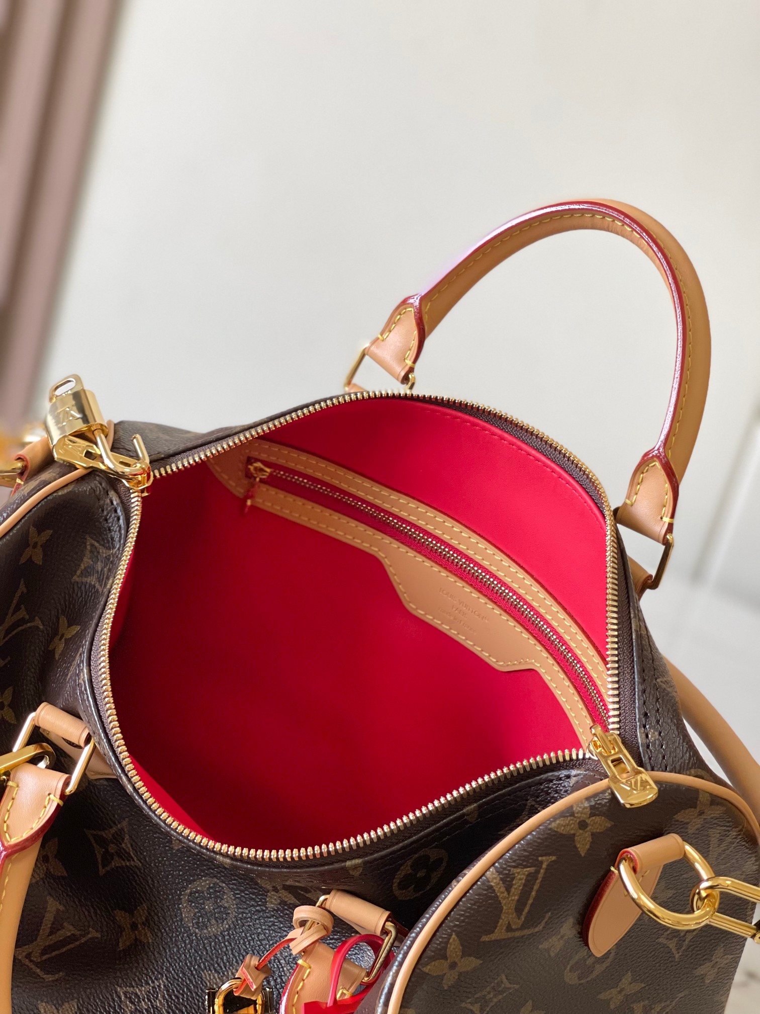 p2200 Speedy Soft 30 Dark handbags with attention to style to achieve the journey companion Model: M11945 old flowers Material: A grade steel hardware imported original fabrics Packaging: a full set of the original duty-free M Berberi suit Size: 30 * 21 * 17CM - high imitation factory