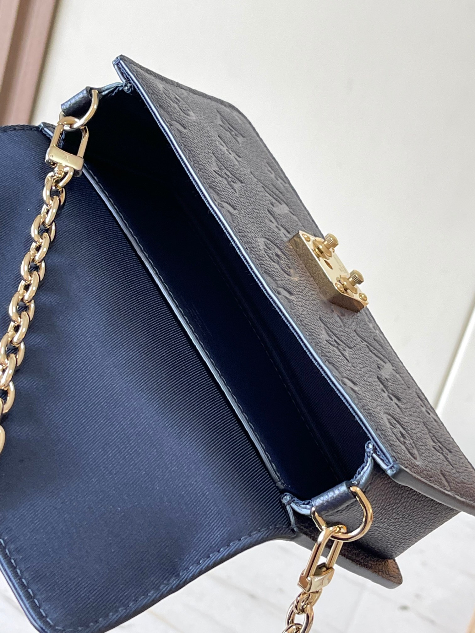 p2500 Wallet On Chain Metis Handbags Taking Grain Monogram Empreinte Leather Model: M82671 Blue Material: Grade A All Steel Hardware Imported Original Fabrics Packaging: Full set of Original Duty Free M Bobberly Suit Size: 19*11*5.5C-High Faux Factory