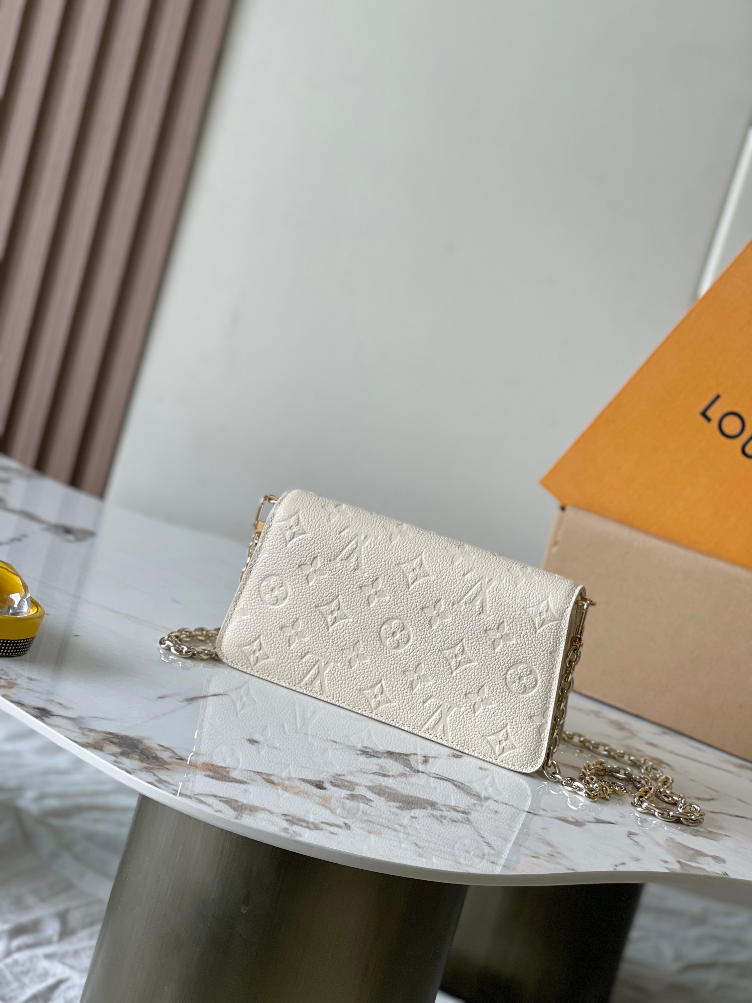 p2500 Wallet On Chain Metis Handbags Taking Grain Monogram Empreinte Leather Model: M82836 White Material: Grade A All Steel Hardware Imported Original Fabrics Packaging: Full set of original duty-free M Bobberly Packaging Size: 19*11*5.5C-High Faux Factory
