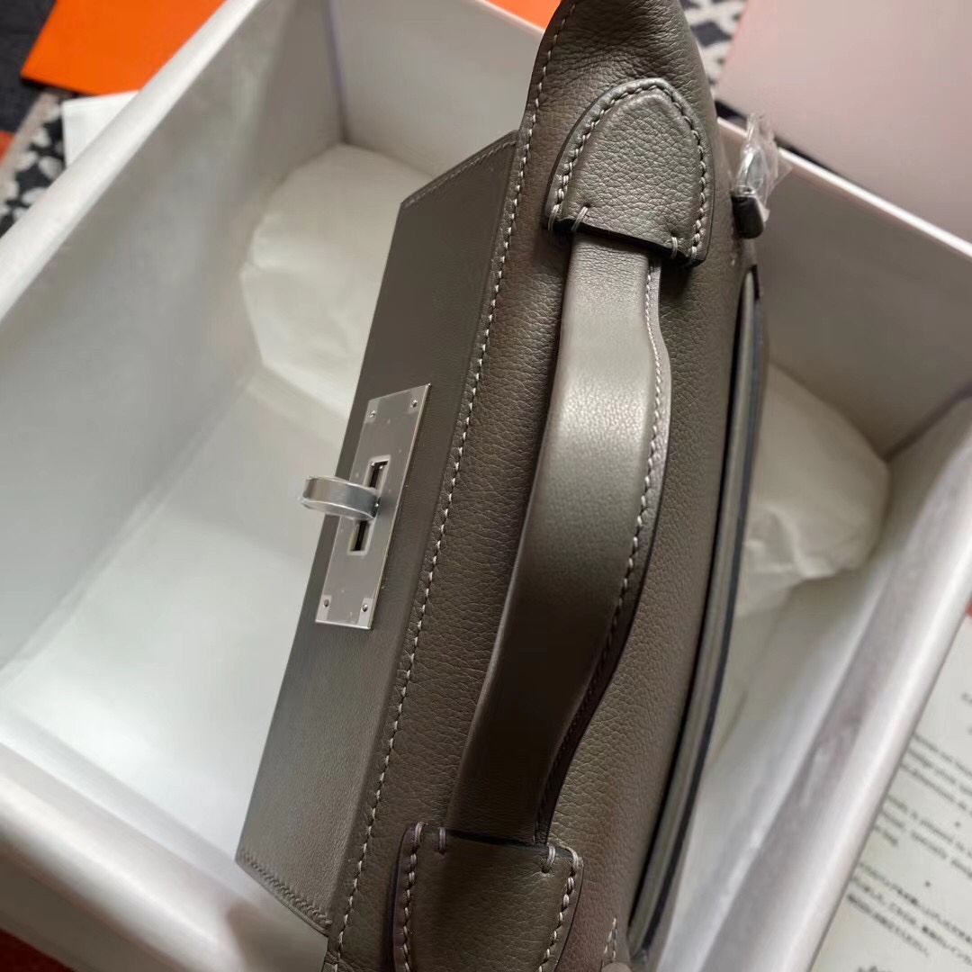 Strongly recommended｜Mini 2424 Evercolor 8F tinware gray silver buckle light retro breath not only looks beautiful but also a variety of back easy to hold (handheld, shoulder, cross-body, shoulders) double shoulder strap back method is super practical, the content of the content is sufficiently delicate, elegant and casual each back method can present a different style [victory]!