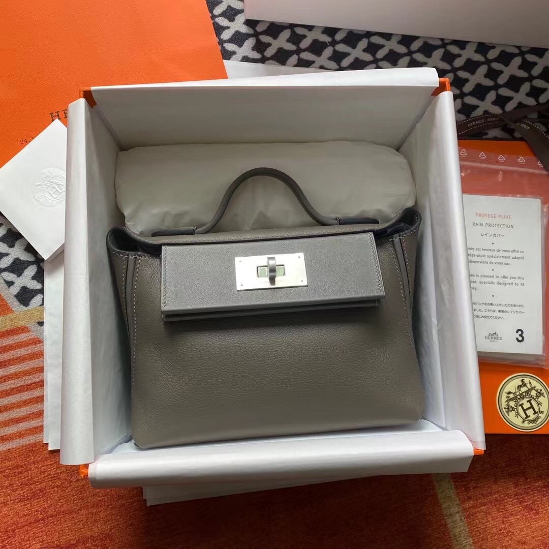 Strongly recommended｜Mini 2424 Evercolor 8F tinware gray silver buckle light retro breath not only looks beautiful but also a variety of back easy to hold (handheld, shoulder, cross-body, shoulders) double shoulder strap back method is super practical, the content of the content is sufficiently delicate, elegant and casual each back method can present a different style [victory]!